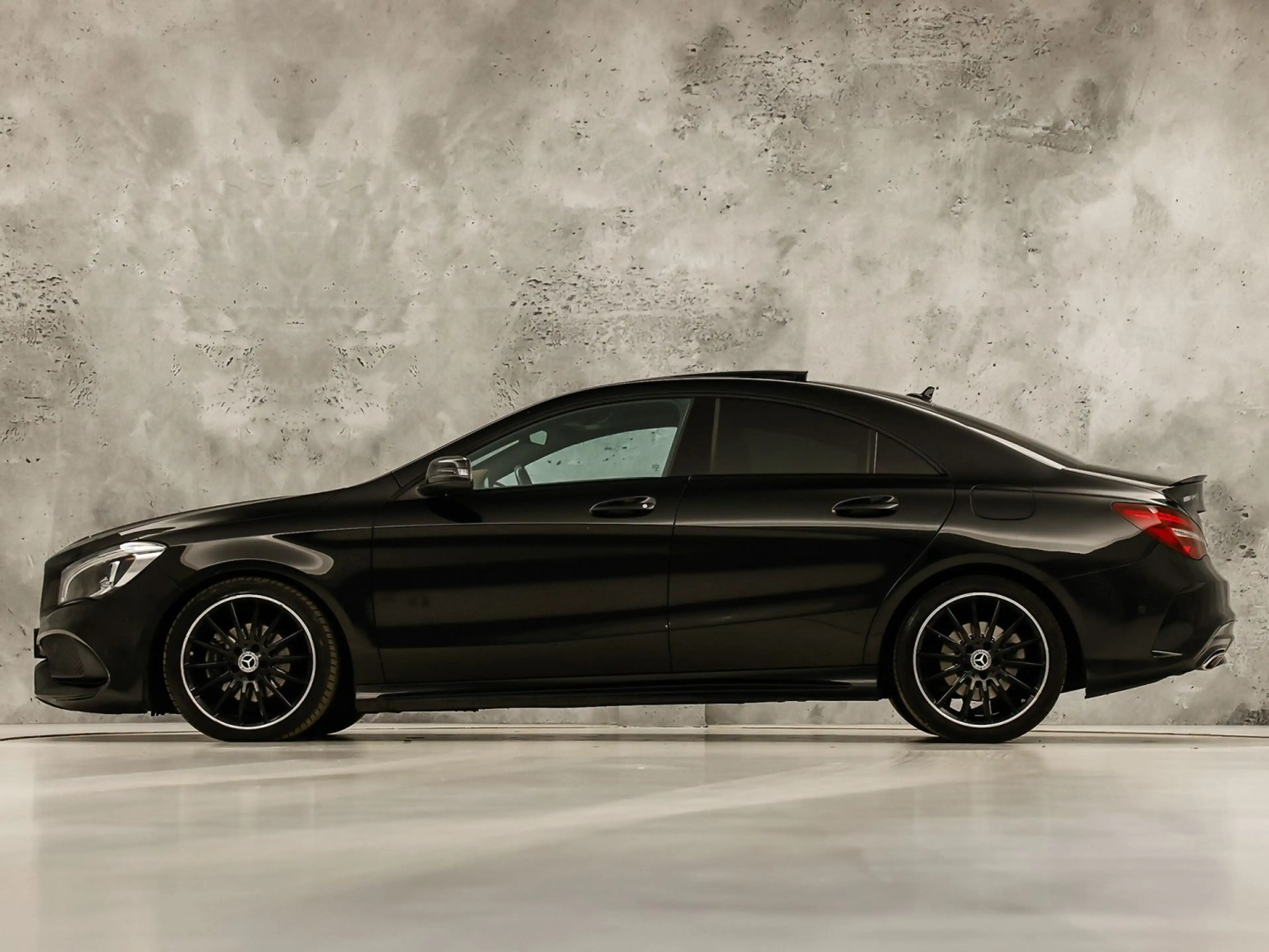 Mercedes-Benz CLA 180 AMG Sport Automaat (PANORAMADAK, GROOT NAVI, BRUIN — photo 2