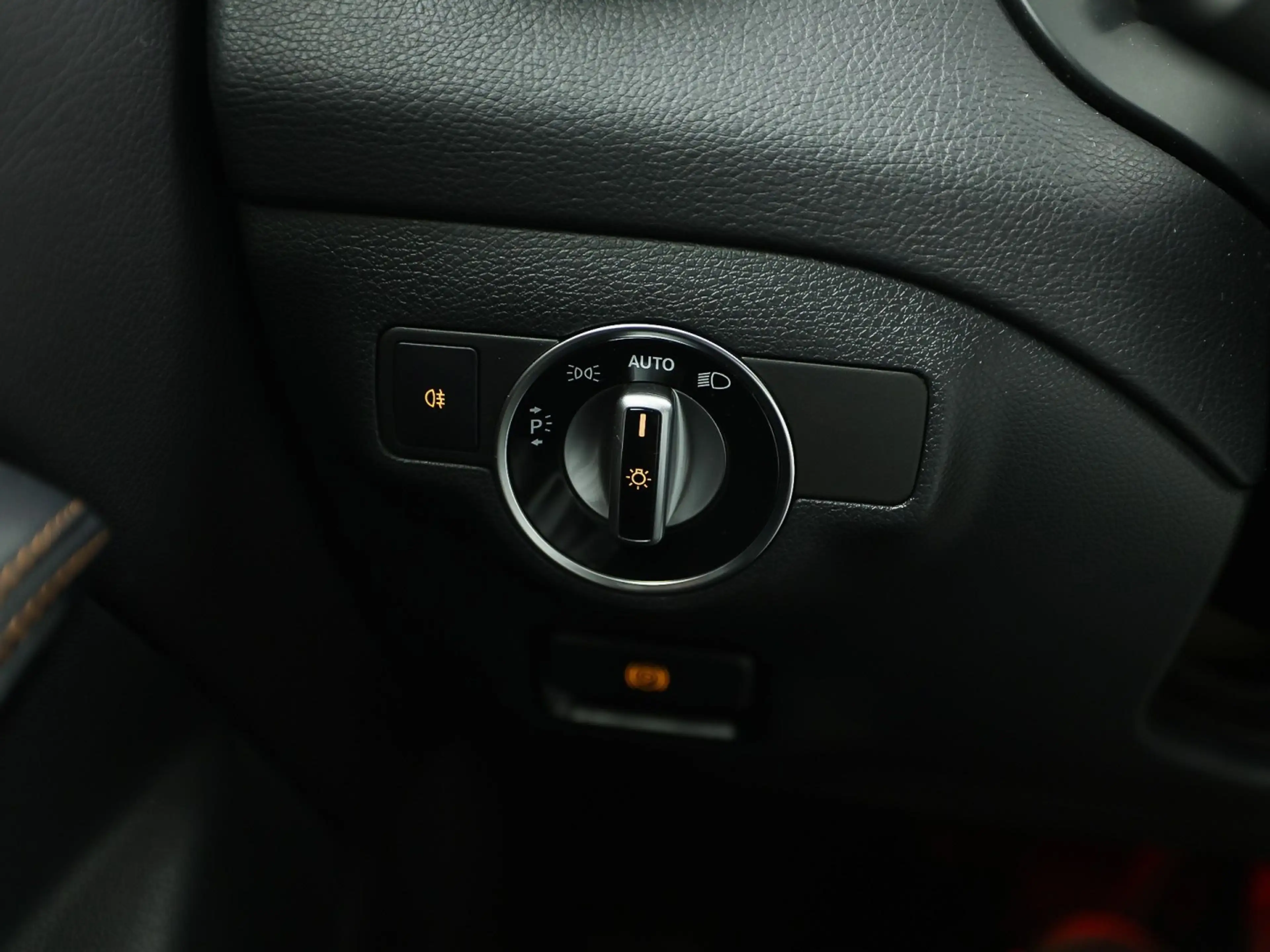 Mercedes-Benz CLA 180 AMG Sport Automaat (PANORAMADAK, GROOT NAVI, BRUIN — photo 24