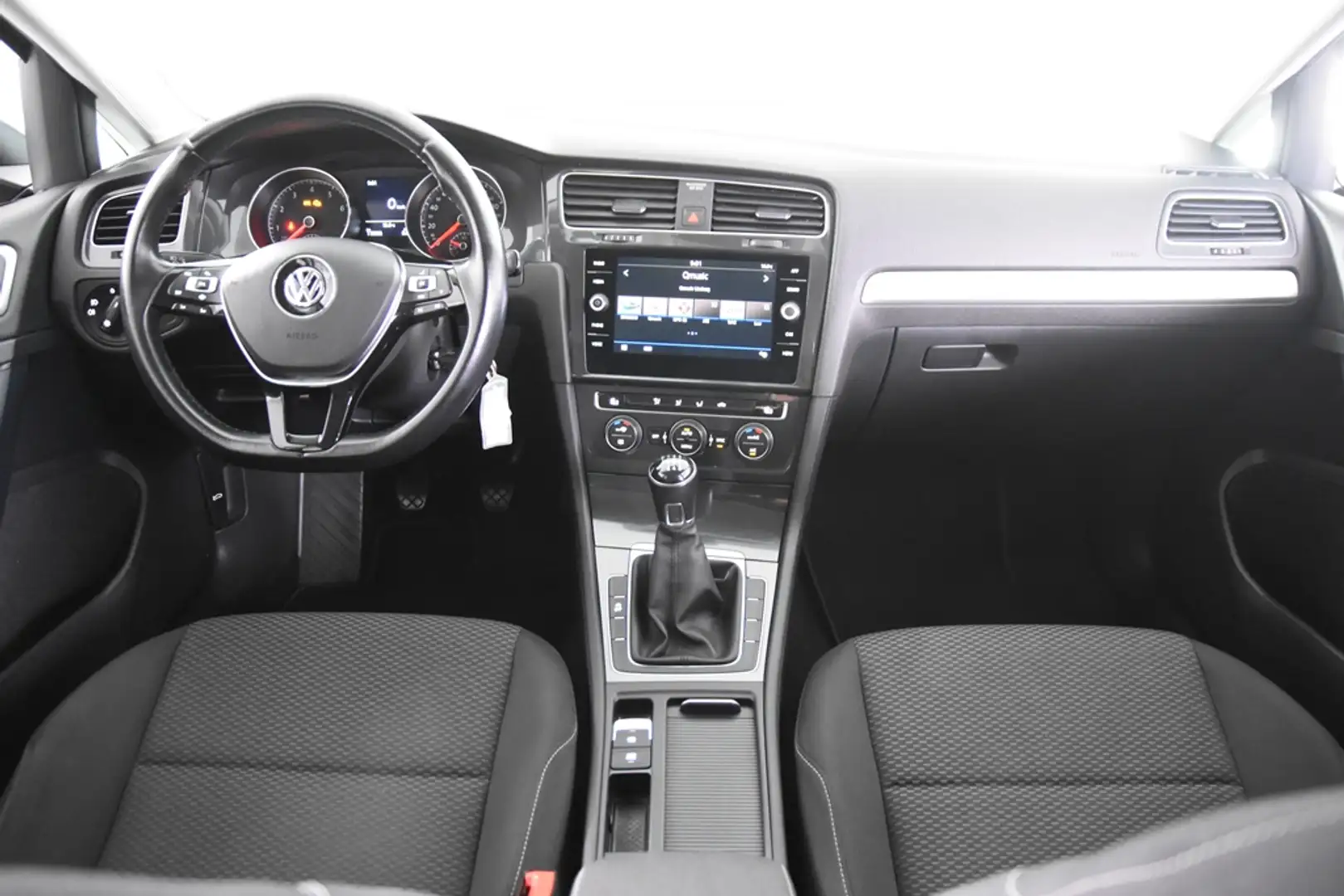 Volkswagen Golf 1.0 TSI Trendline *Navigatie*Carplay*Cruisecontrol Grijs - 2