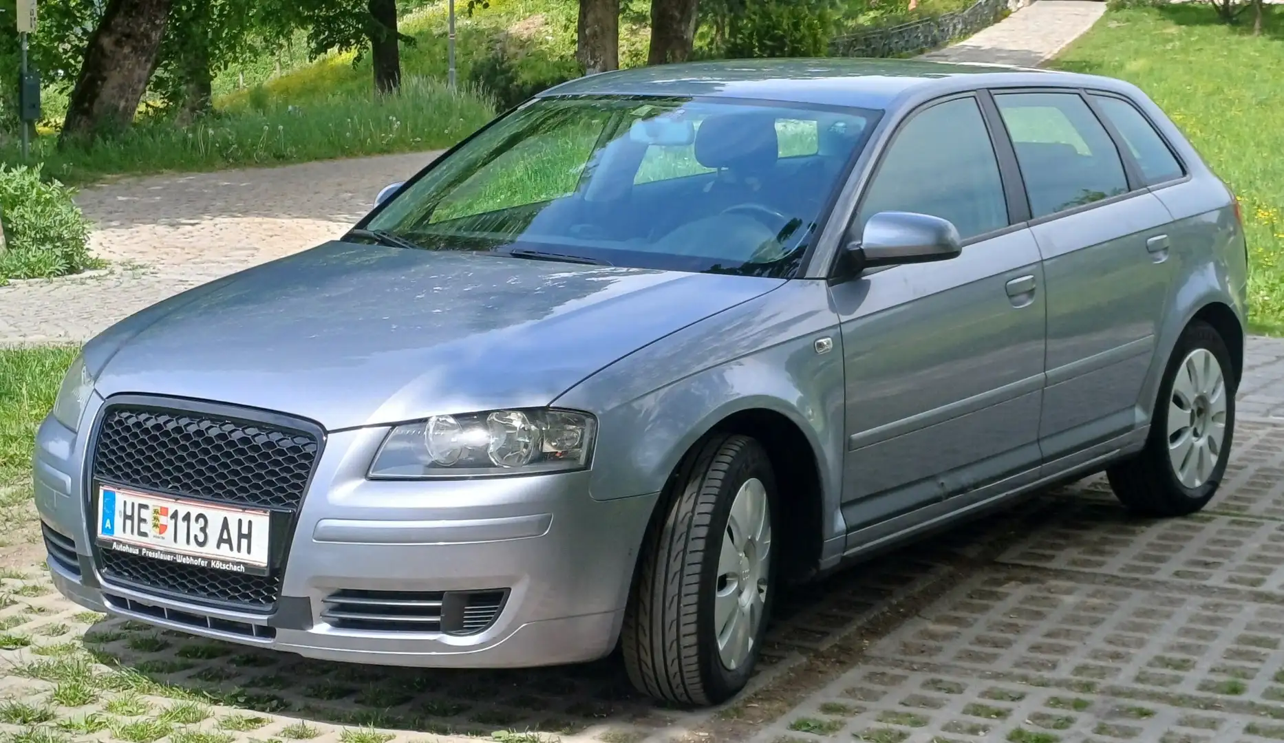 Audi A3 1.9 TDI Attraction Sportback Gri - 2
