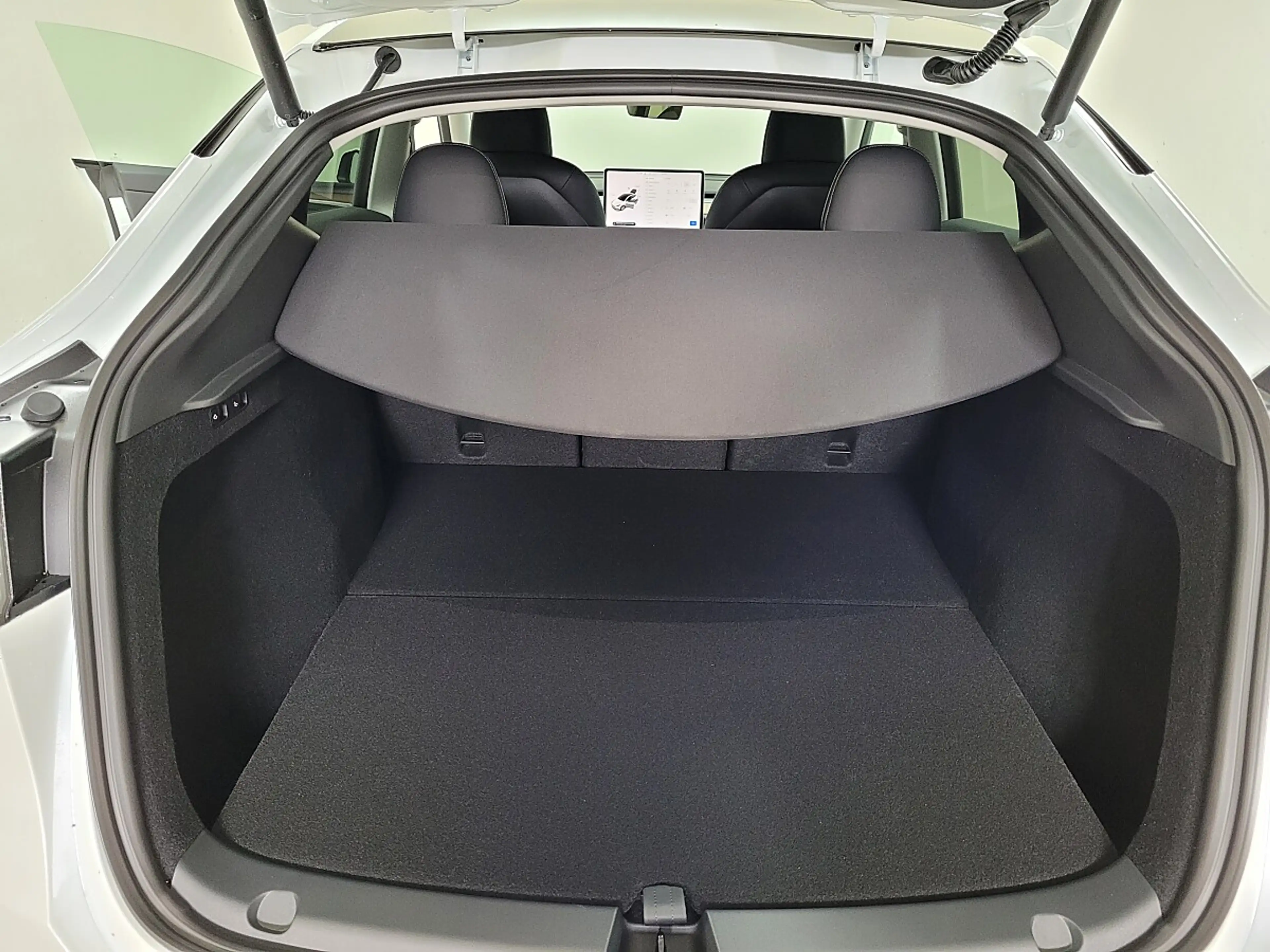 Tesla Model Y LR, AWD 79kWh netto 33.750-Allrad, Erstbesitz — photo 12