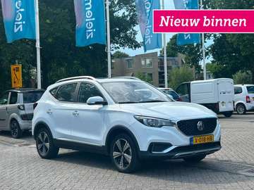 Luxury 45 kWh - Panorama, Carplay, Camera, Leer, S