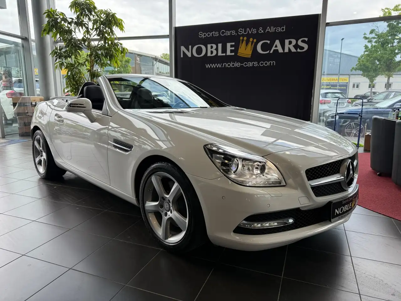 Mercedes-Benz SLC 200