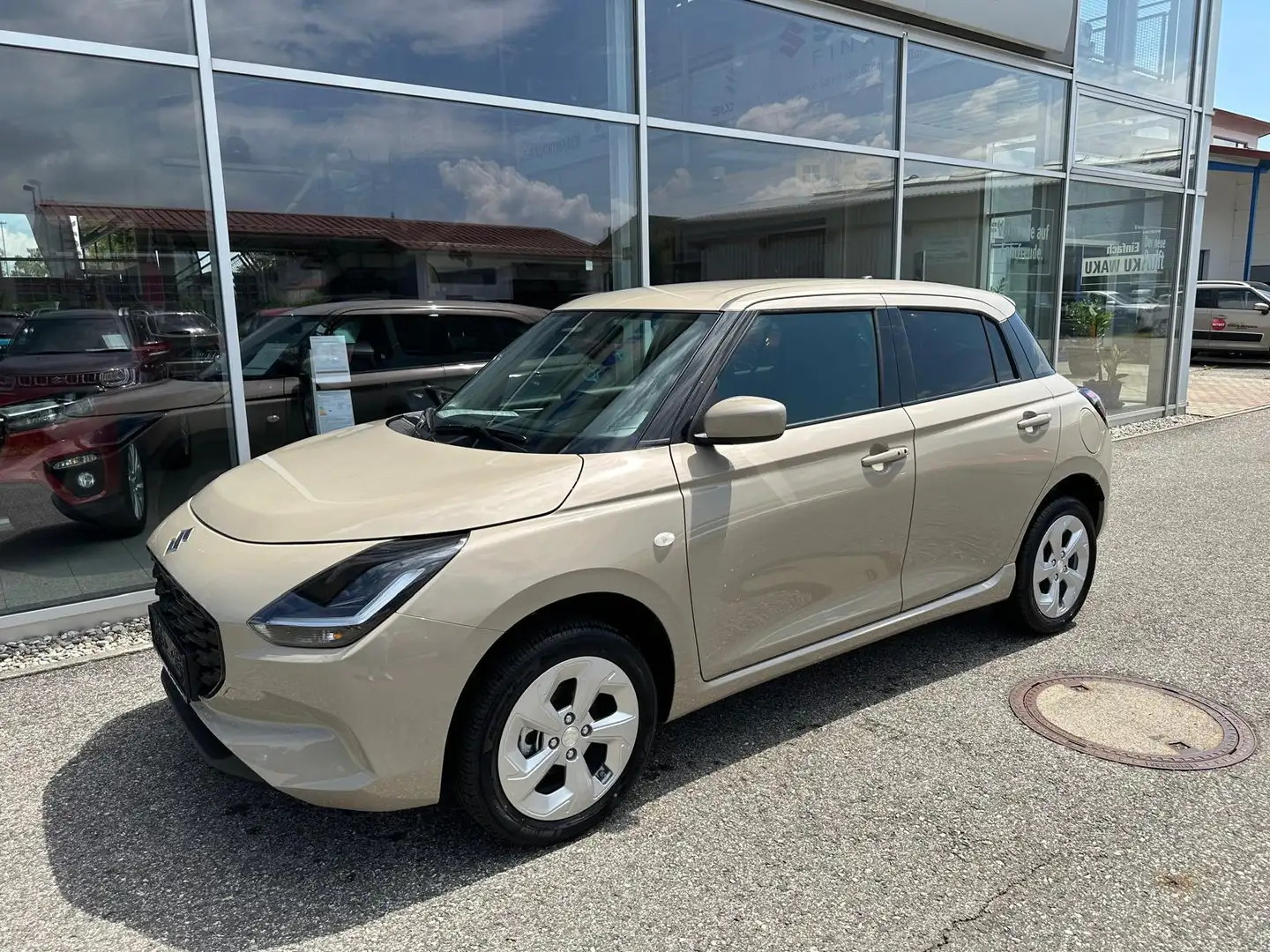 Suzuki Swift 1.2 Dualjet Hybrid 61 kW Comfort Mild-Hybrid 1.... Beige - 2
