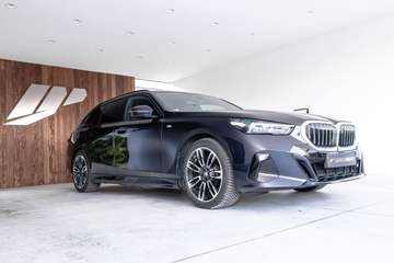 i touring, M pack, Pano, Parking plus,Harman Kardon