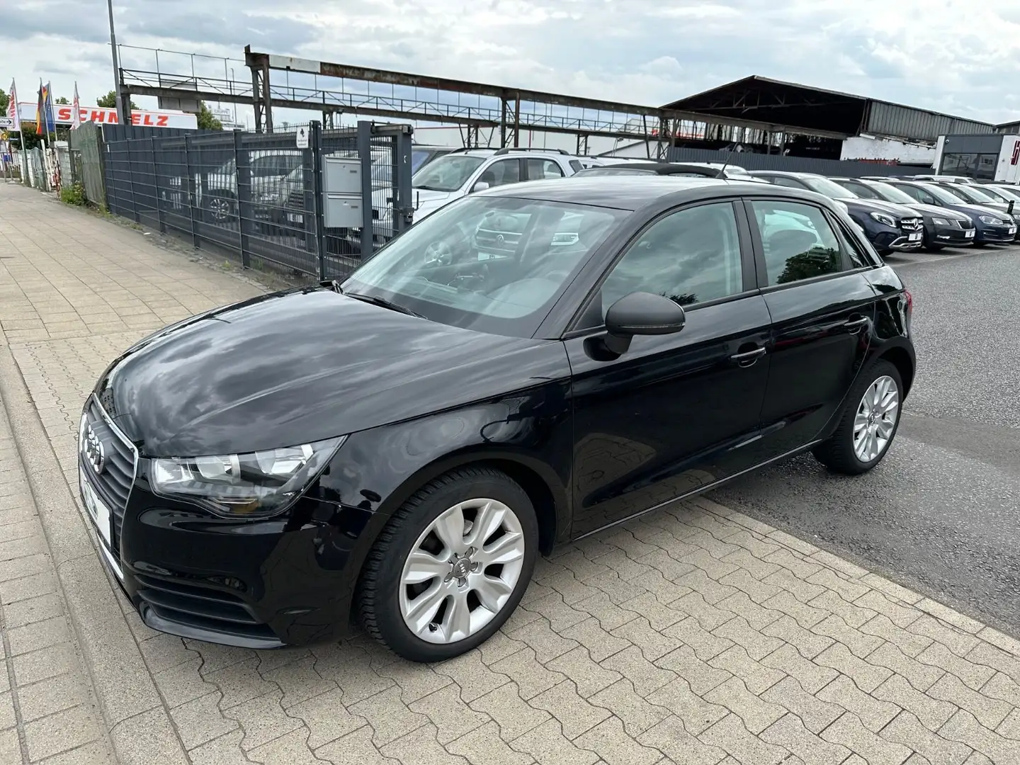 Audi A1 Sportback 1.2 TSI attraction Klima/ LM-Felgen Zwart - 1