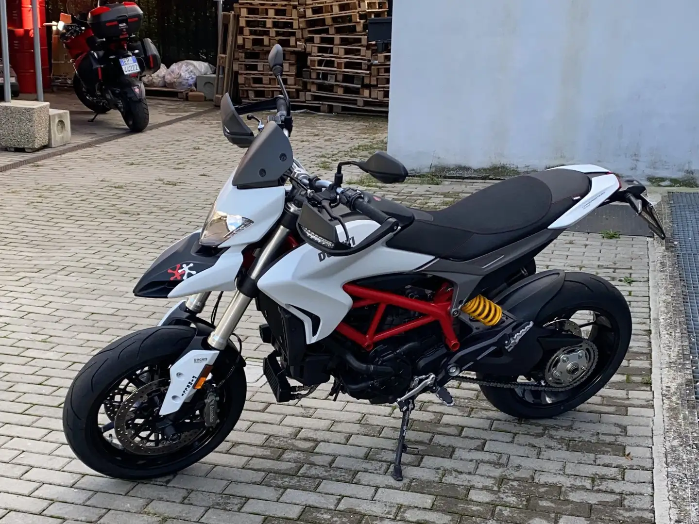 Ducati Hypermotard 939 Blanco - 1