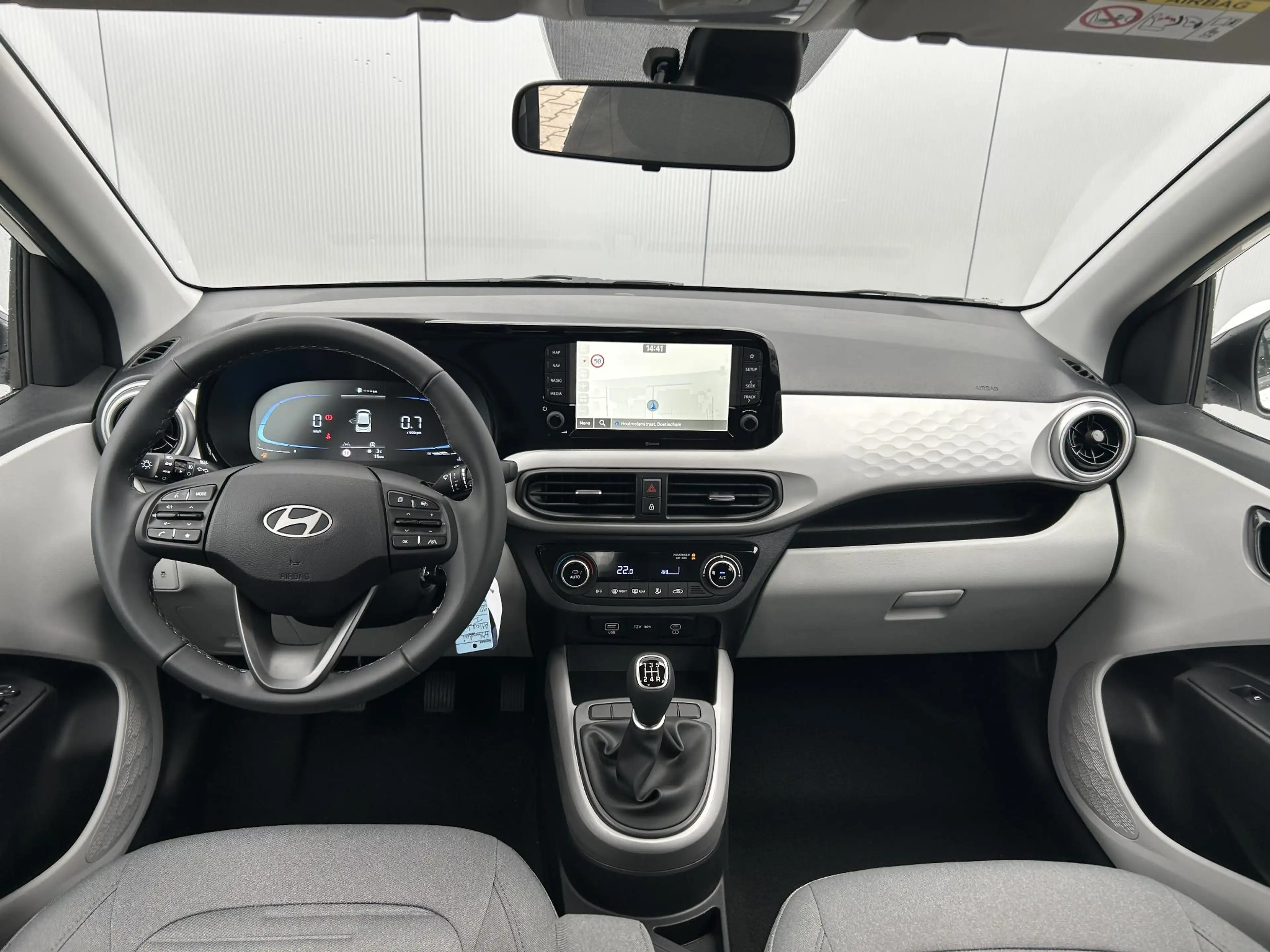 Hyundai i10 1.0 Premium / Navigatie / Cruise Control / — photo 2