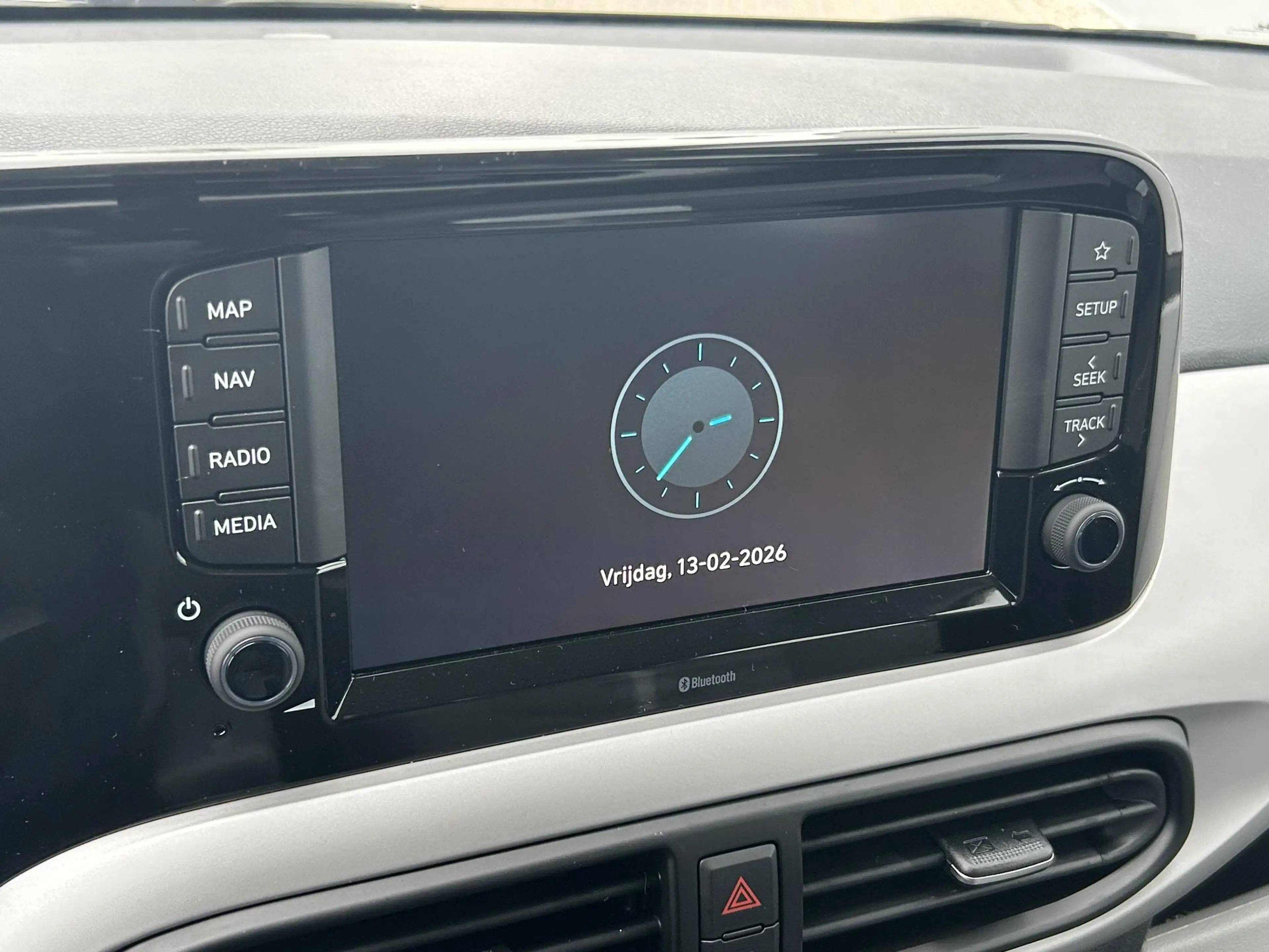 Hyundai i10 1.0 Premium / Navigatie / Cruise Control / — photo 11