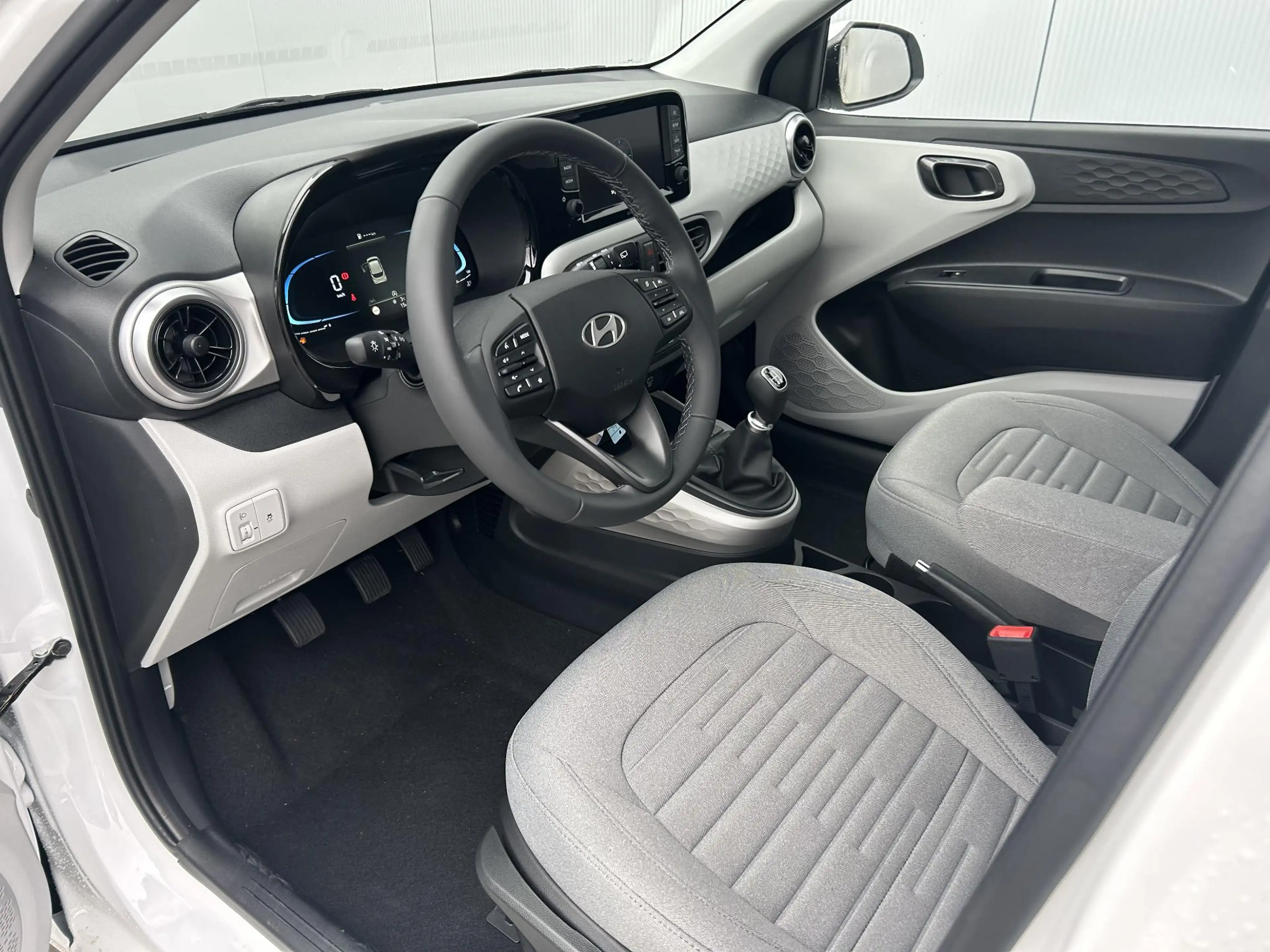 Hyundai i10 1.0 Premium / Navigatie / Cruise Control / — photo 17