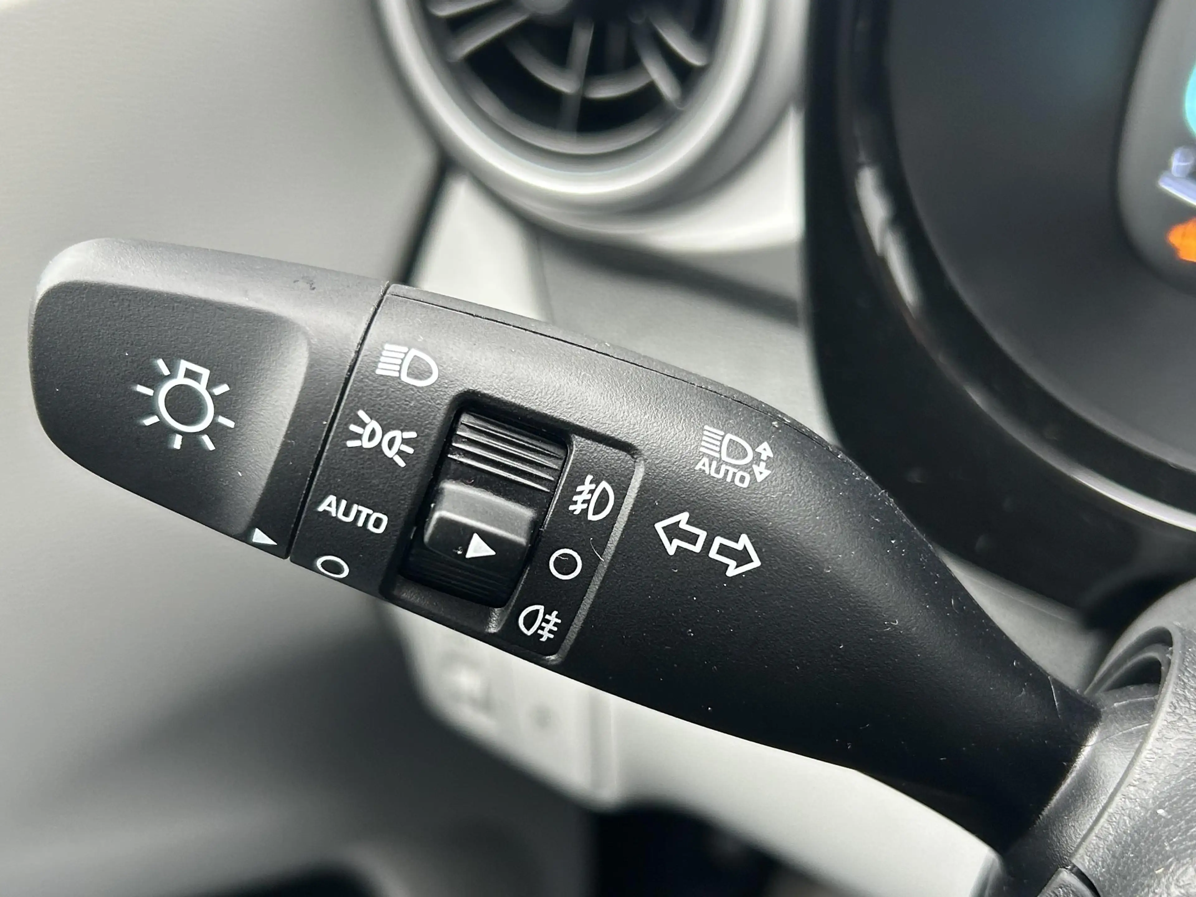 Hyundai i10 1.0 Premium / Navigatie / Cruise Control / — photo 22