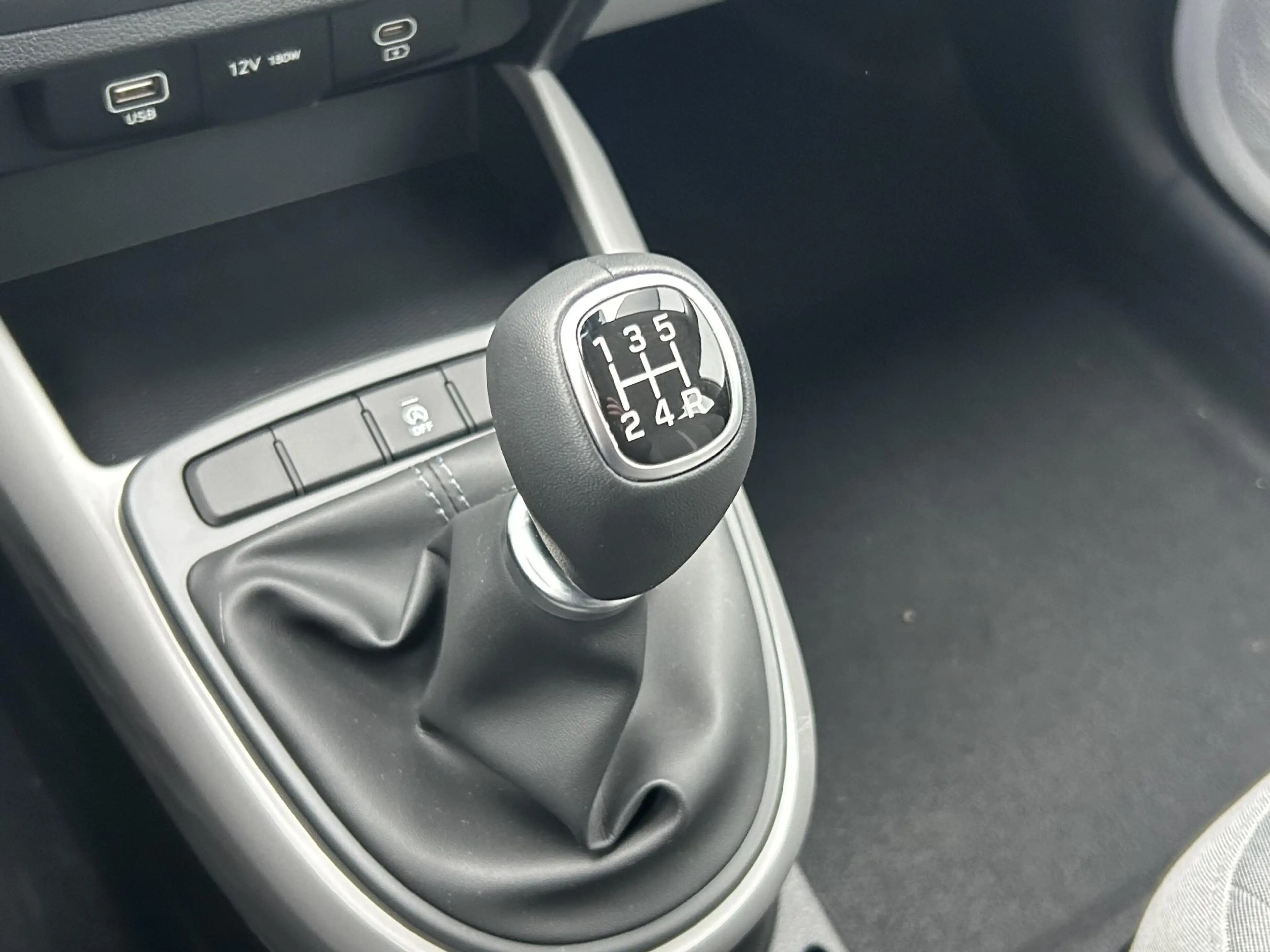 Hyundai i10 1.0 Premium / Navigatie / Cruise Control / — photo 19