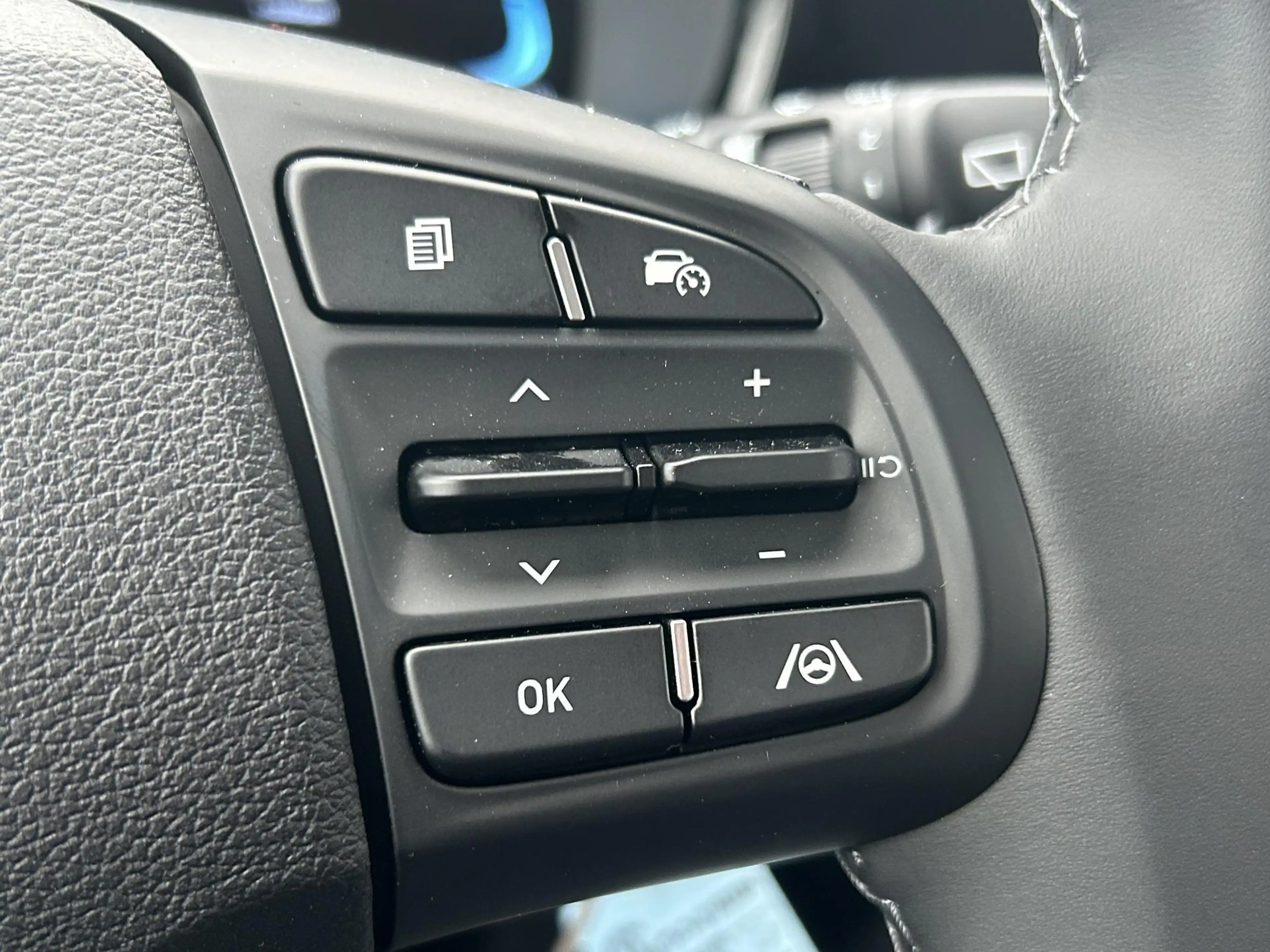 Hyundai i10 1.0 Premium / Navigatie / Cruise Control / — photo 9