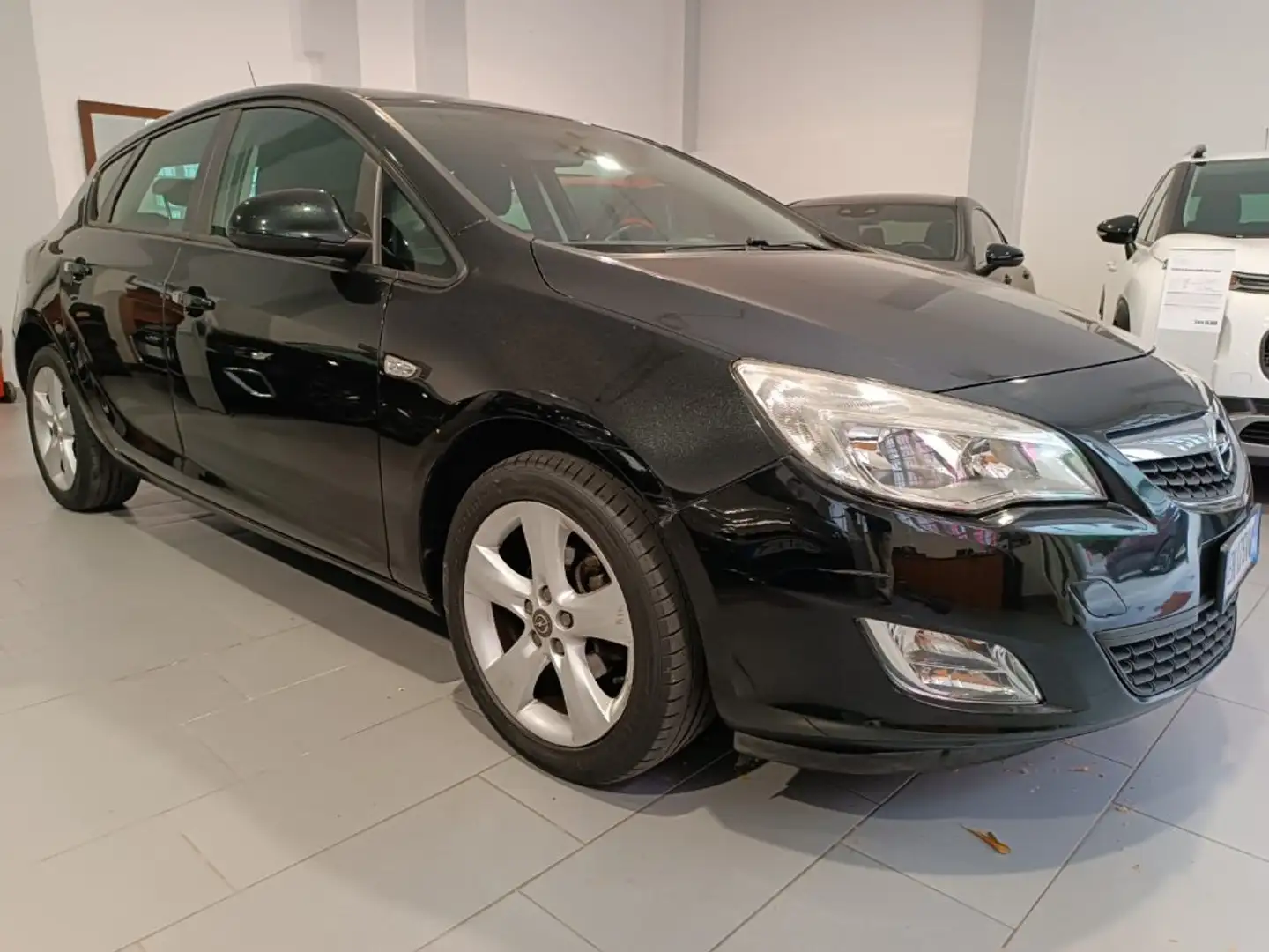 Opel Astra 1.4 100CV 5 porte Elective Noir - 1