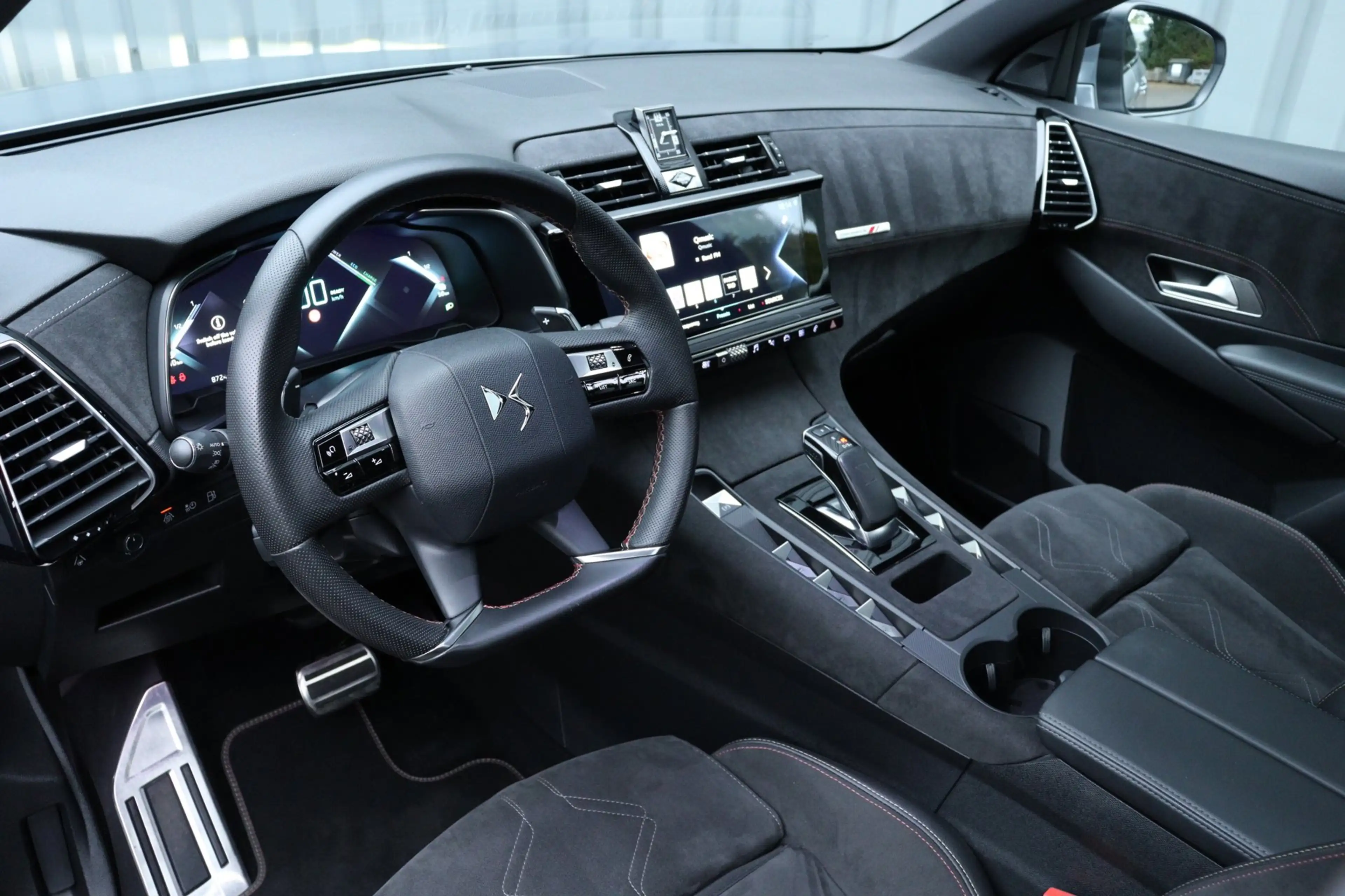 DS Automobiles DS 7 Crossback E-Tense 4x4 300 PK *PERFORMANCE LINE.!* — photo 2