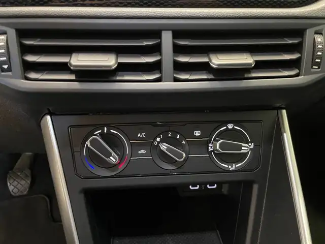 Volkswagen Taigo view 13