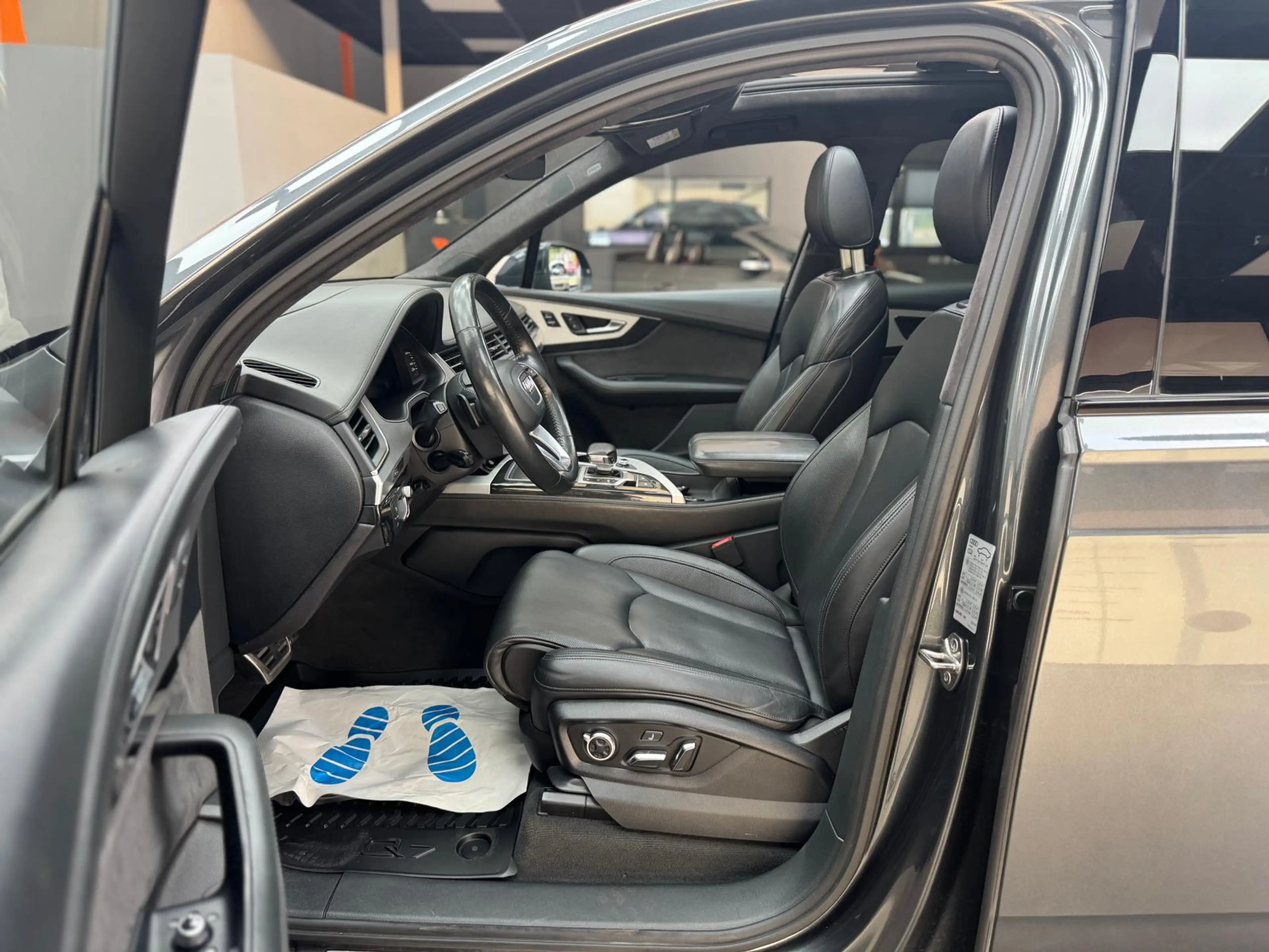 Audi SQ7 4.0 TDI quattro |KAM|PANO|ACC|BOSE|MATRIX| — photo 13