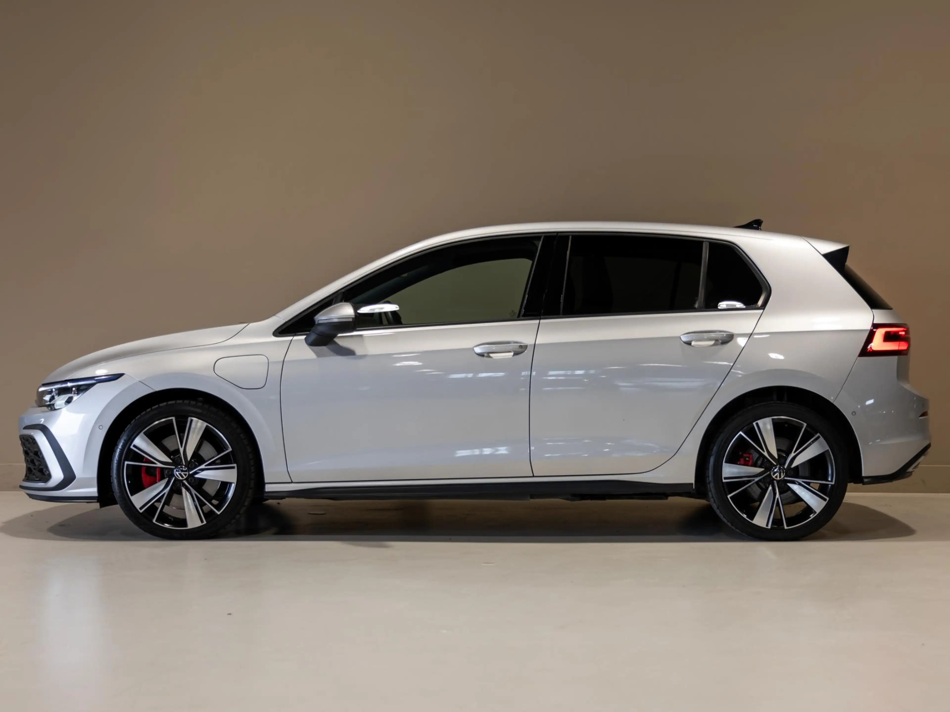 Volkswagen Golf GTE 1.4 eHybrid SOH 90% / 245pk / NAP / Apple CarPlay — photo 3