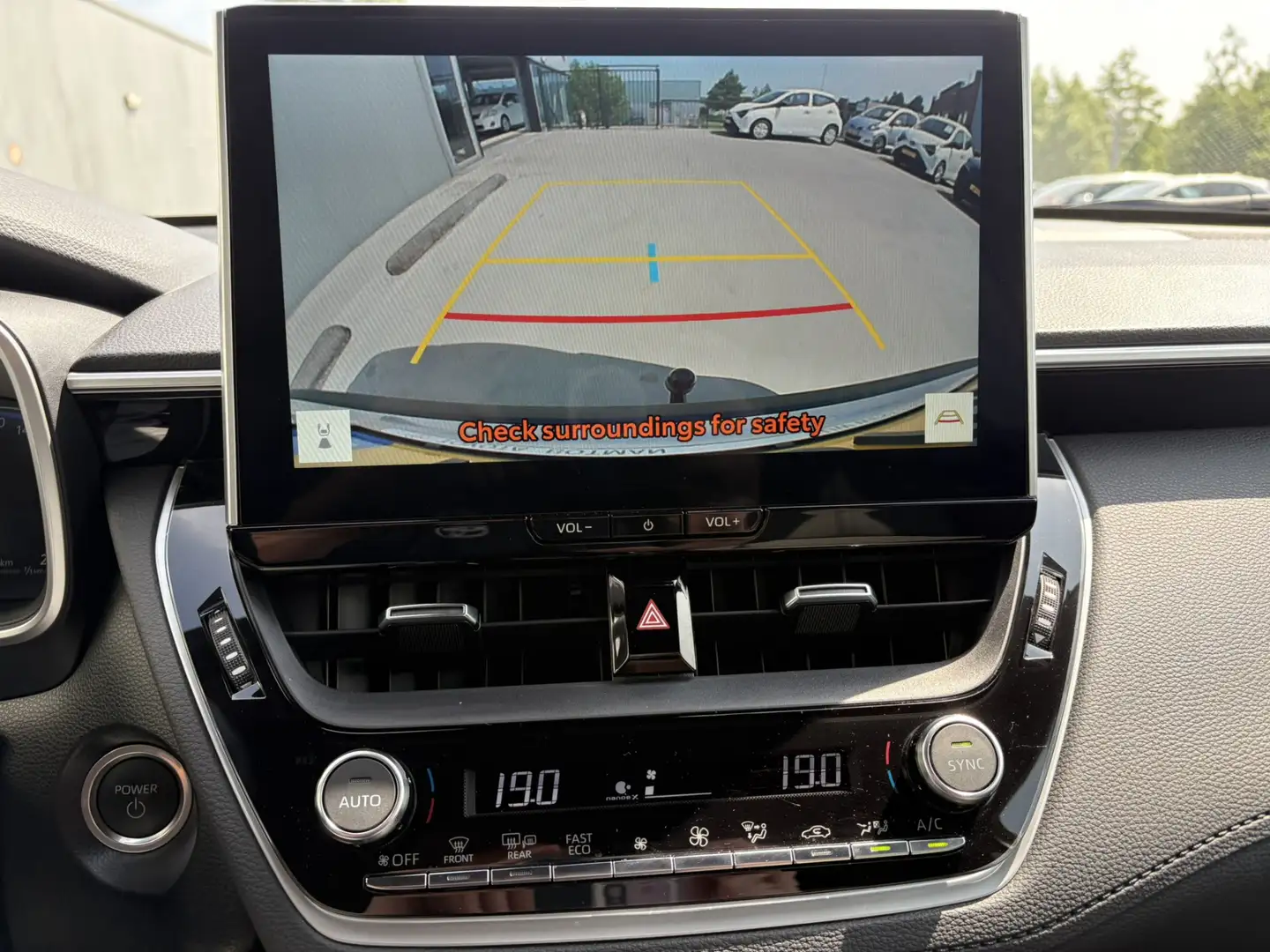 Toyota Corolla Cross 2.0 High Power Hybrid First Edition Trekhaak Gris - 2