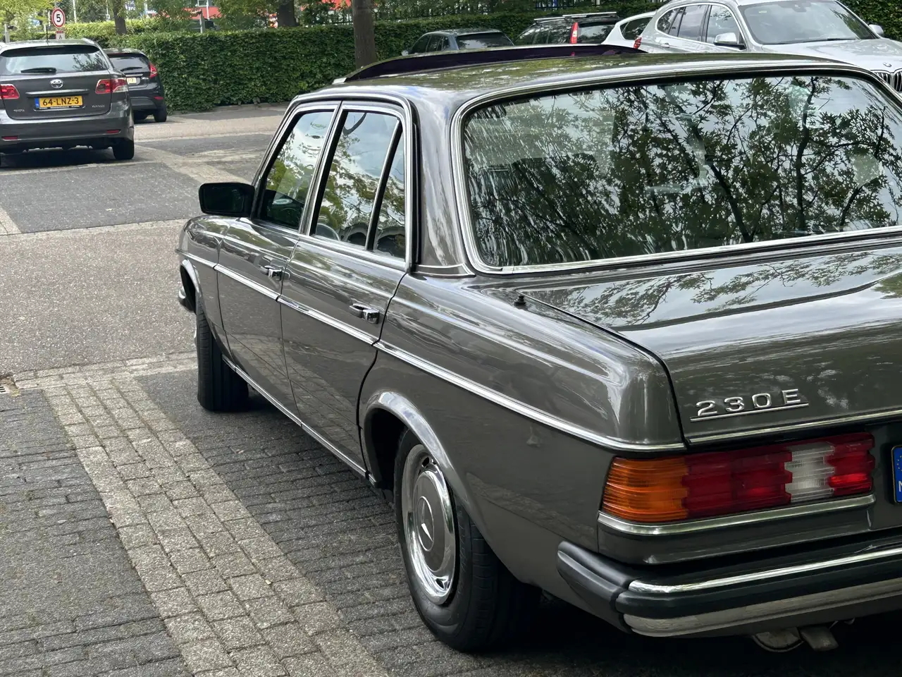 Mercedes-Benz W123 230e, foto 2