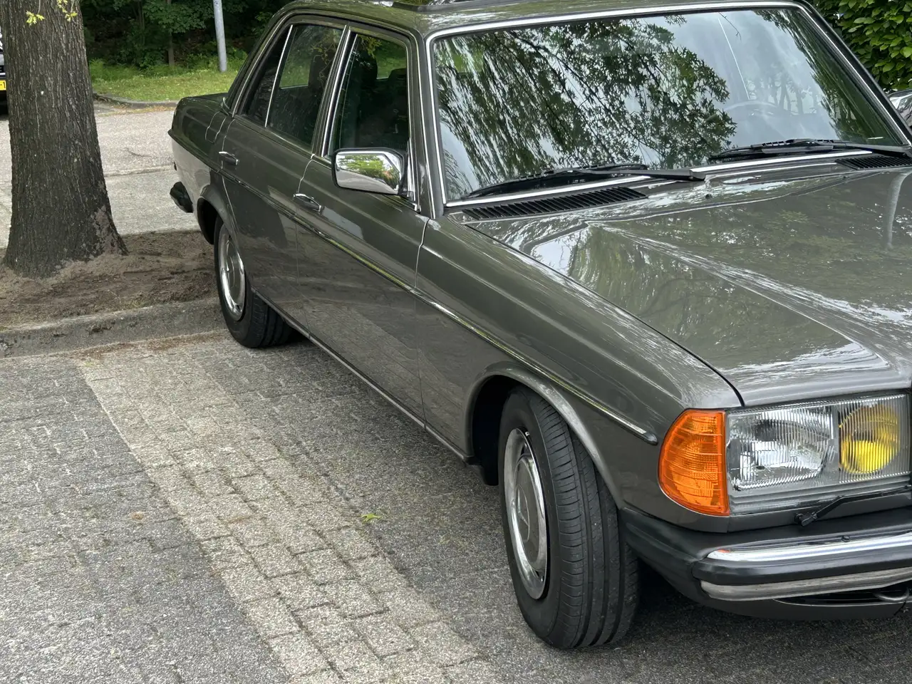 Mercedes-Benz W123 230e, foto 5