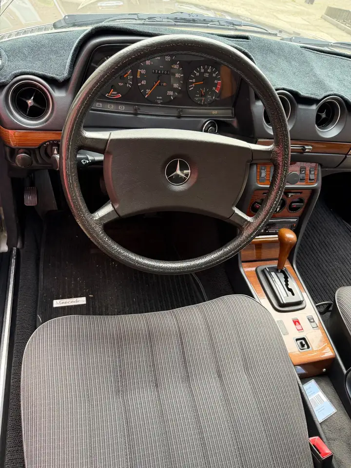 Mercedes-Benz W123 230e, foto 8