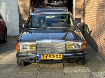 W123 230 E
