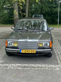W123 230 E