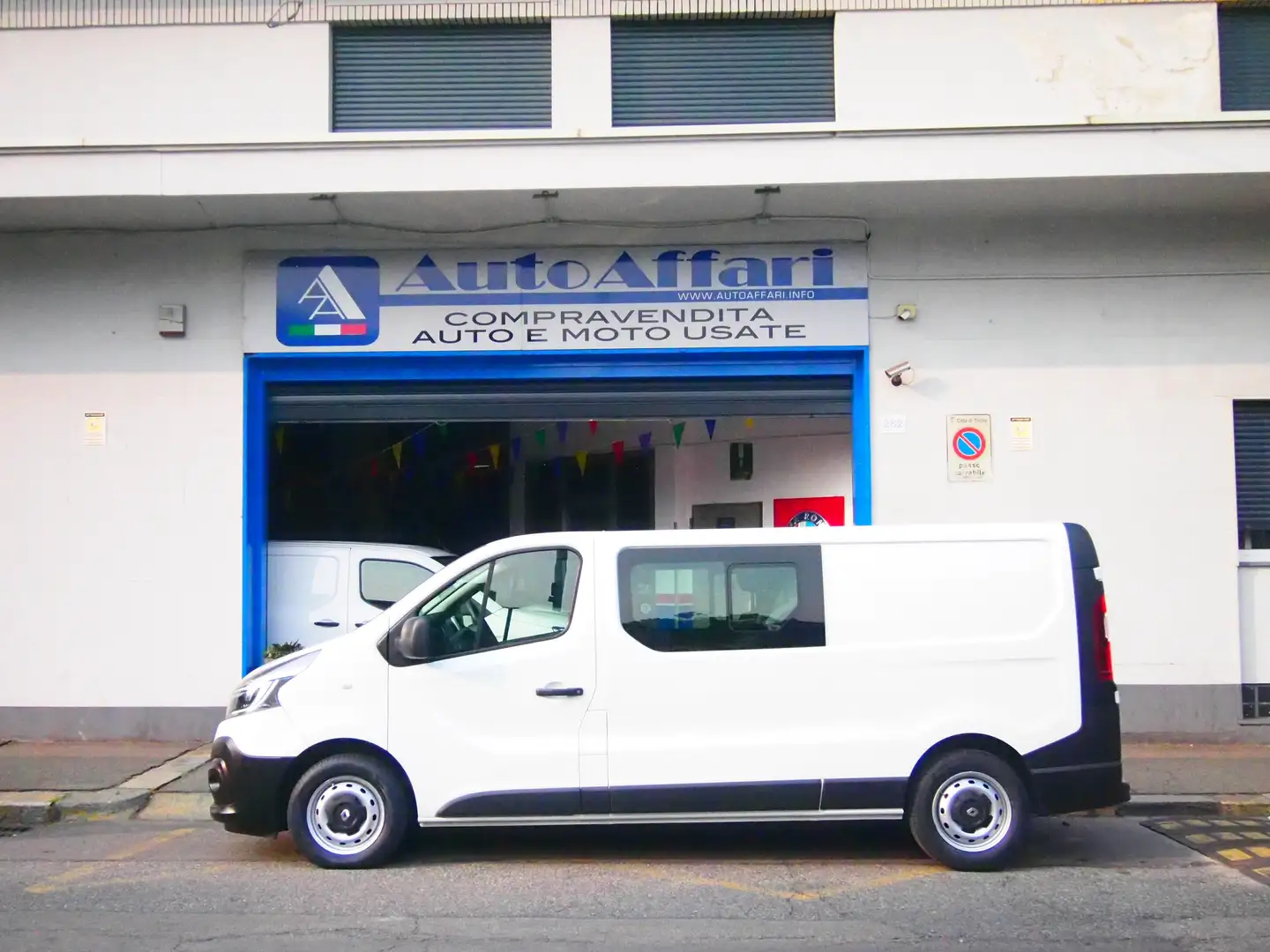 Renault Trafic 2.0DCI 120CV 6 POSTI L2 LUNGO E6D Bianco - 2