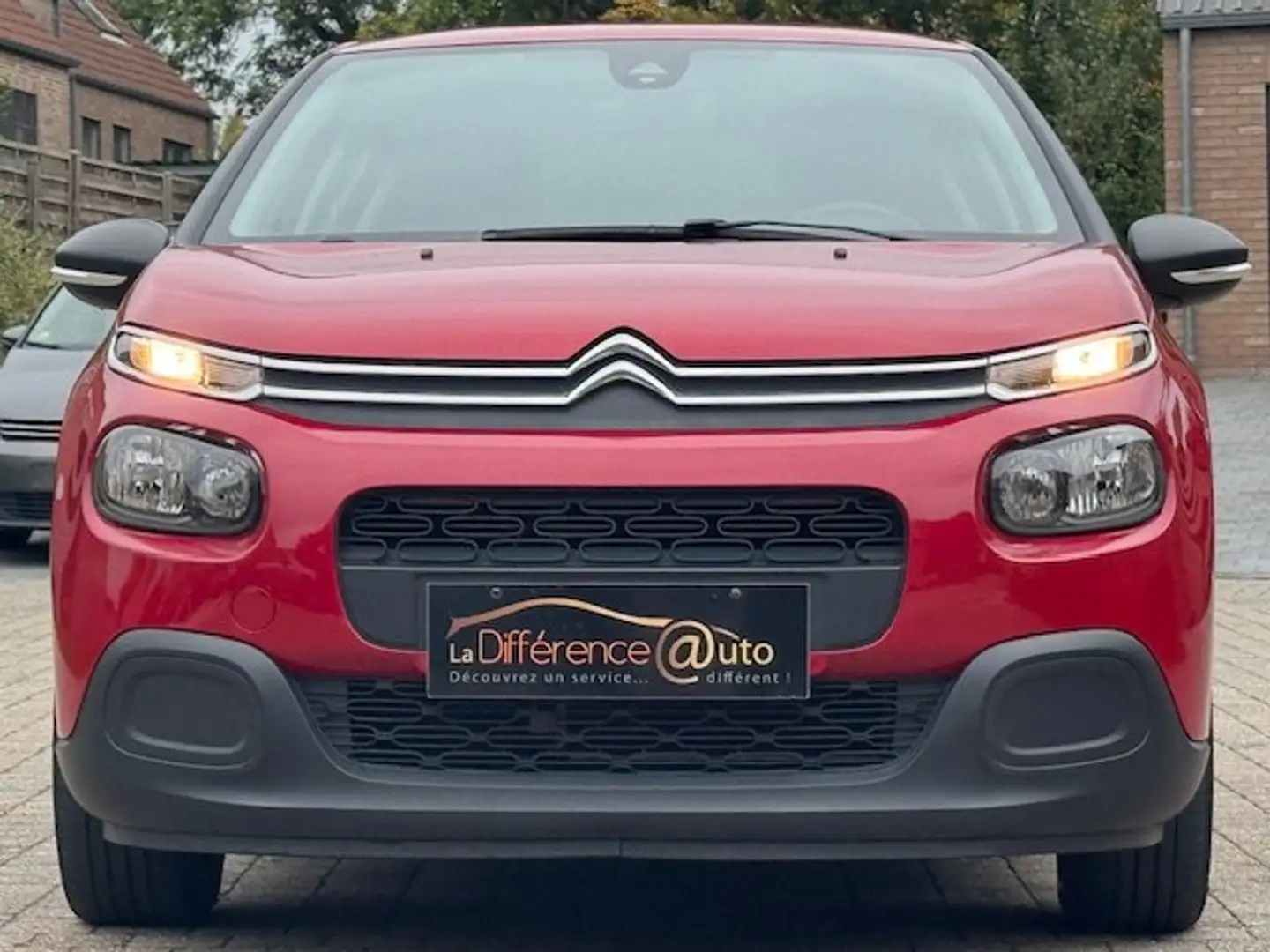 Citroen C3 C3 1.2i S&S BVM Live - Air co - GPS - Bluetooth Rouge - 2