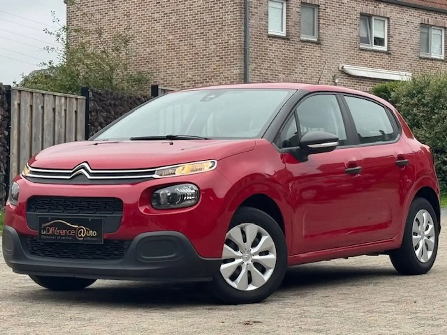 Citroen C3 C3 1.2i S&S BVM Live - Air co - GPS - Bluetooth Rouge - 1