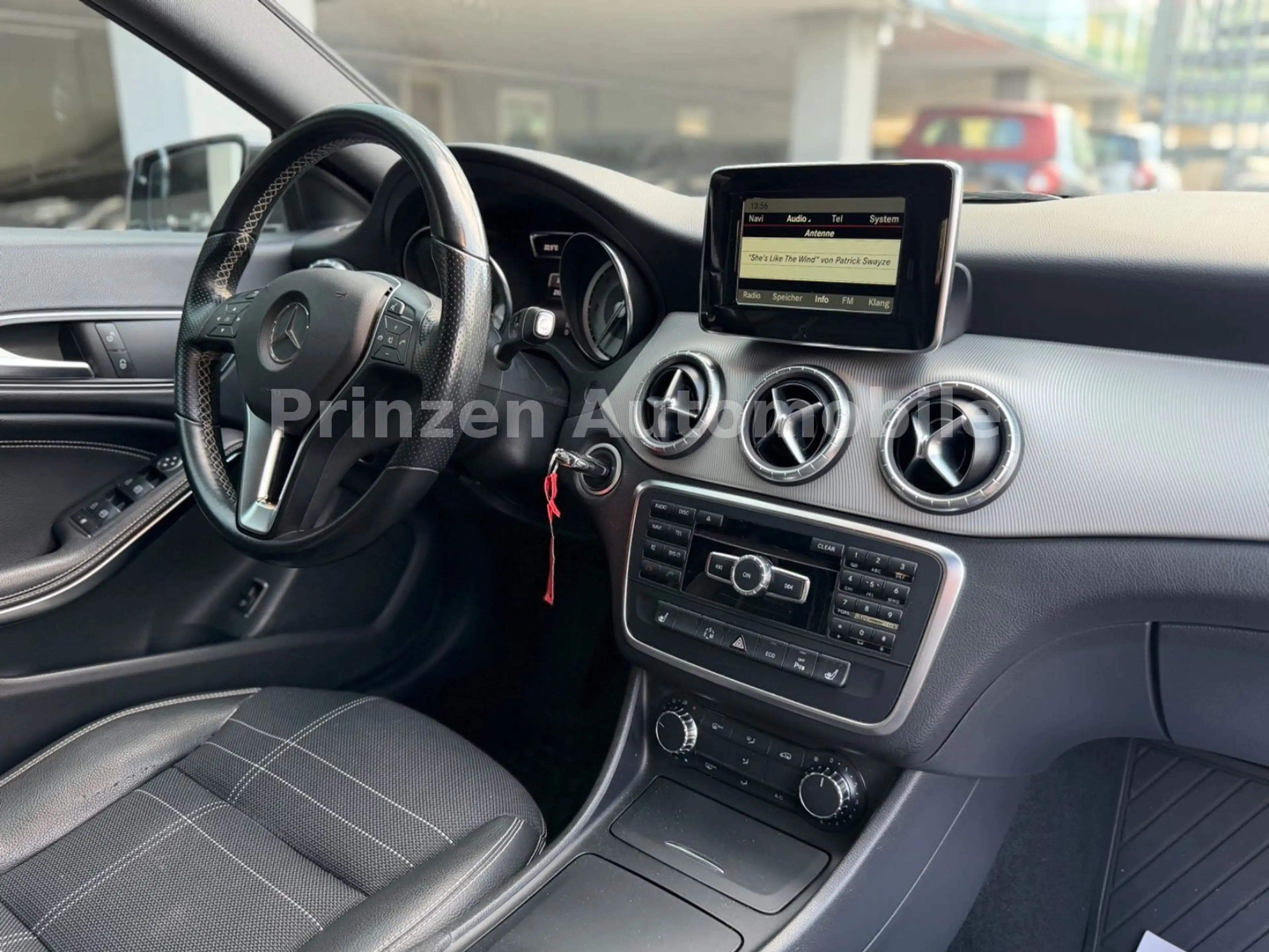Mercedes-Benz CLA 220 CDI*AUT*XENON*AMBIENTE*AGILITY*COC — photo 12