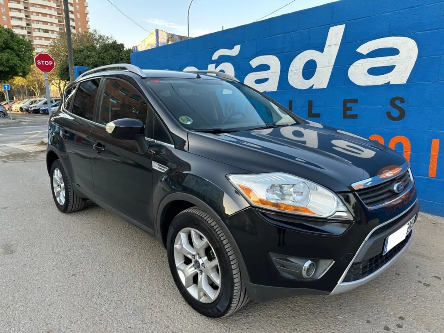 Ford Kuga 2.0TDCI Trend 4WD Zwart - 1