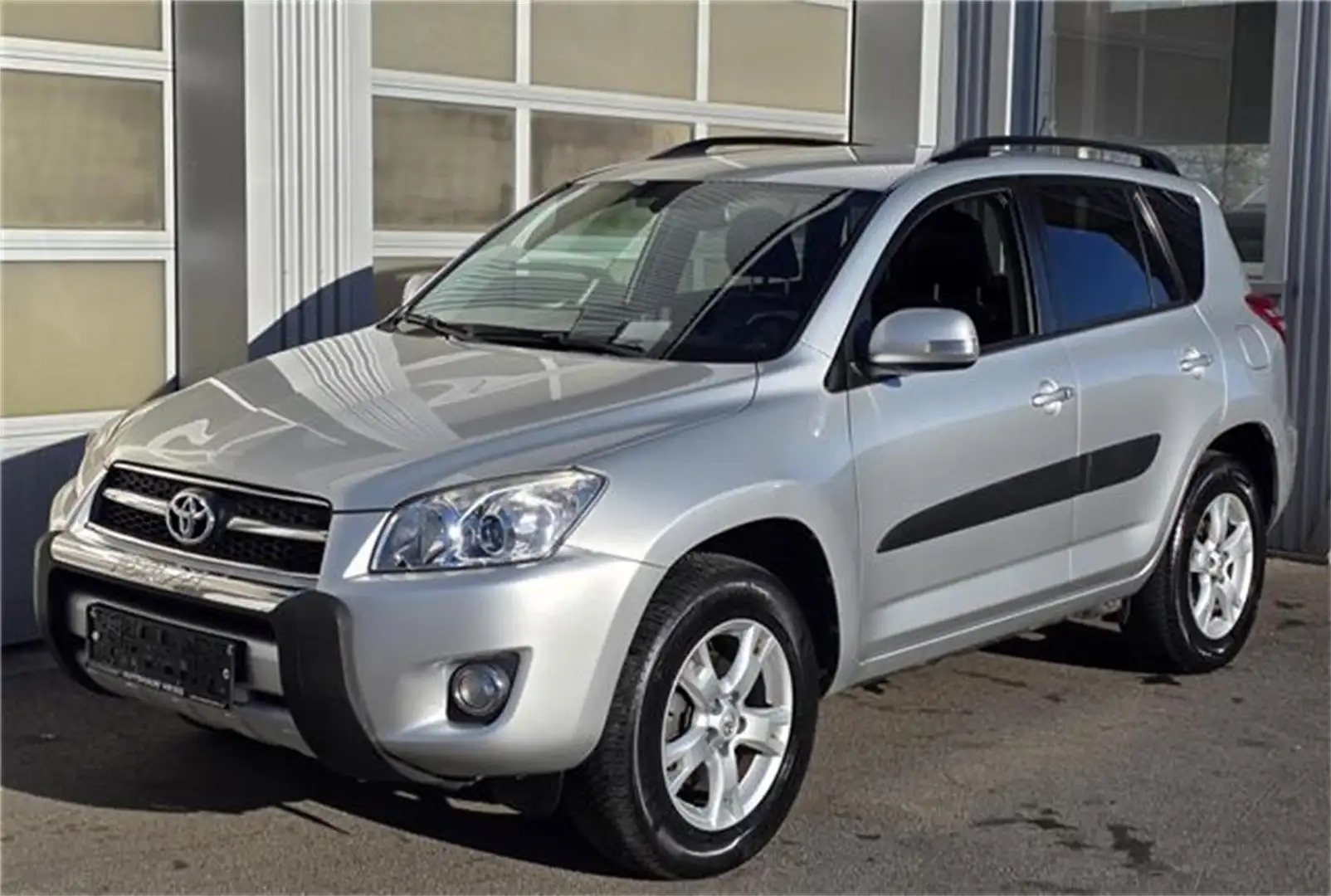 Toyota RAV4 2,2 D-4D 150 DPF 4WD Elegance mit Sitzheizung Grau - 1