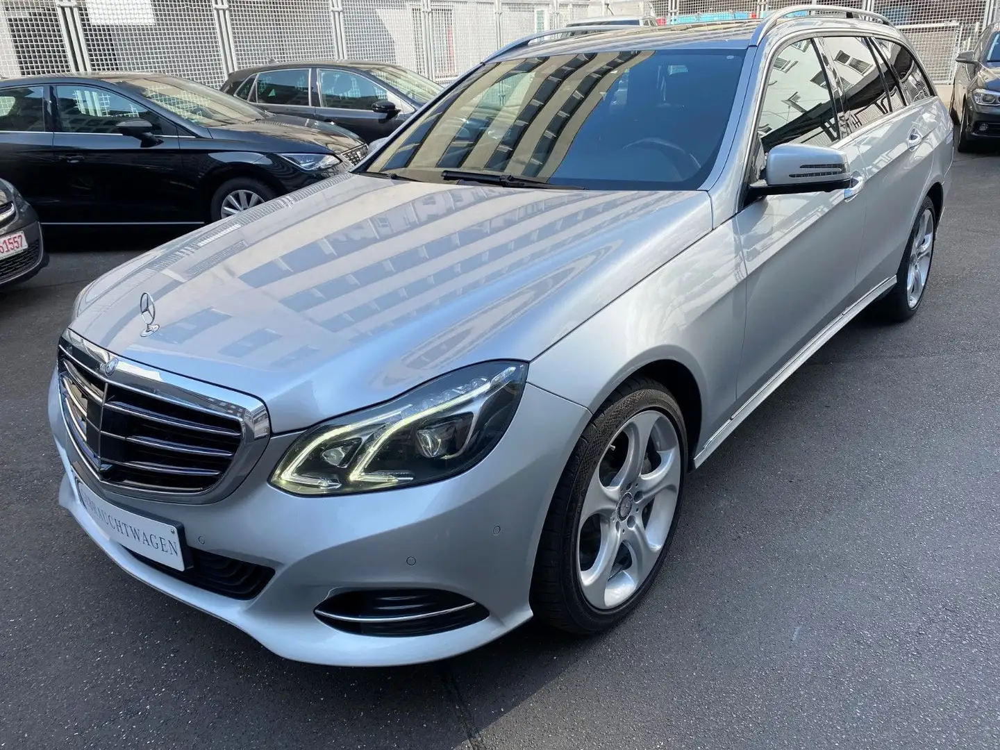 Mercedes-Benz E 400 E400T 4M ACC/Luft/SD/Spur/7Sitze/AHK/2Hd/MBSheft Argent - 1