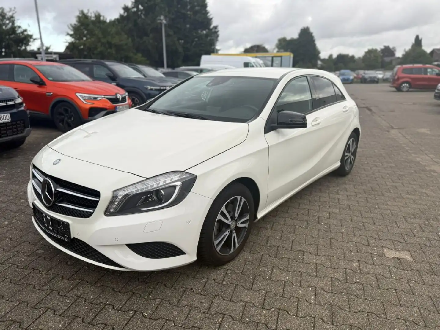 Mercedes-Benz A 200 A 200 BlueEfficiency Blanc - 2