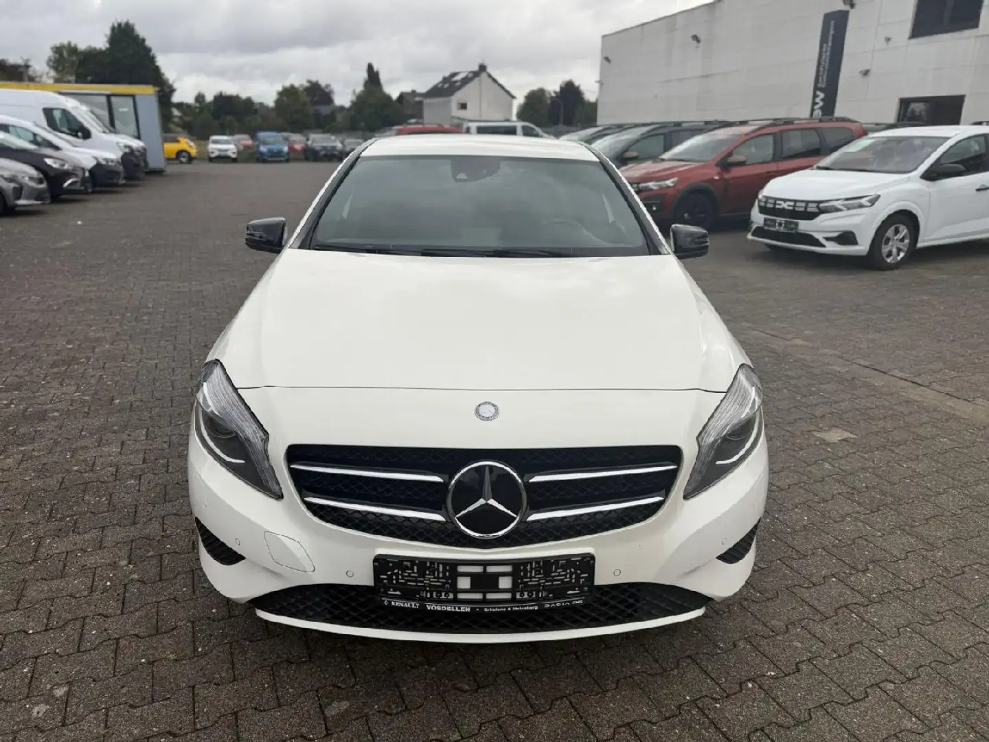 Mercedes-Benz A 200 A 200 BlueEfficiency Blanc - 1