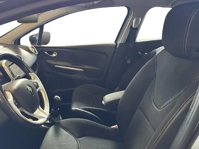 Renault Clio view 13