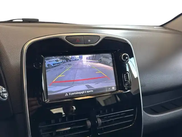 Renault Clio view 9