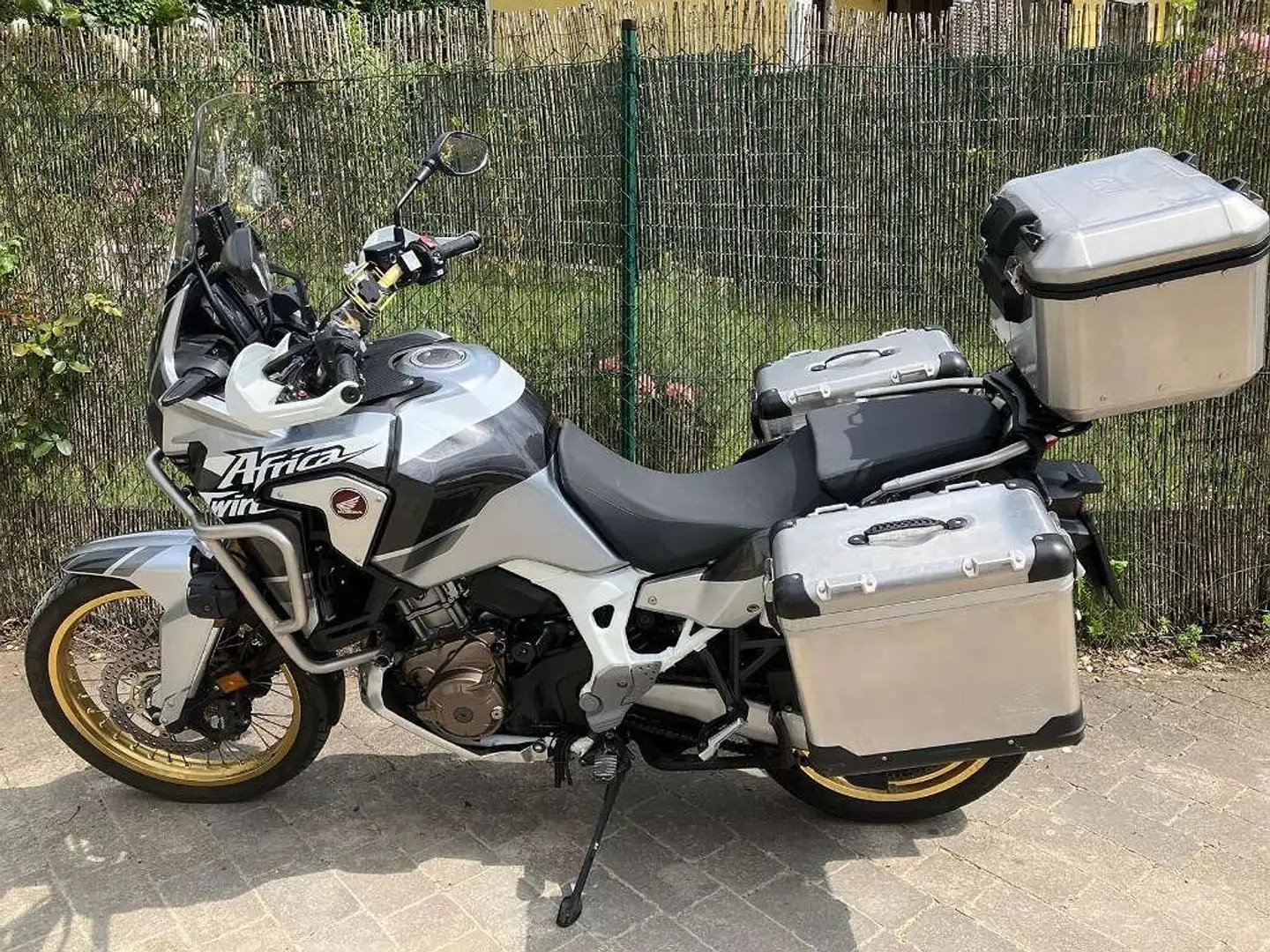 Honda CBR 1000 D2 Africa Twin DCT Adventure Sports Grijs - 1