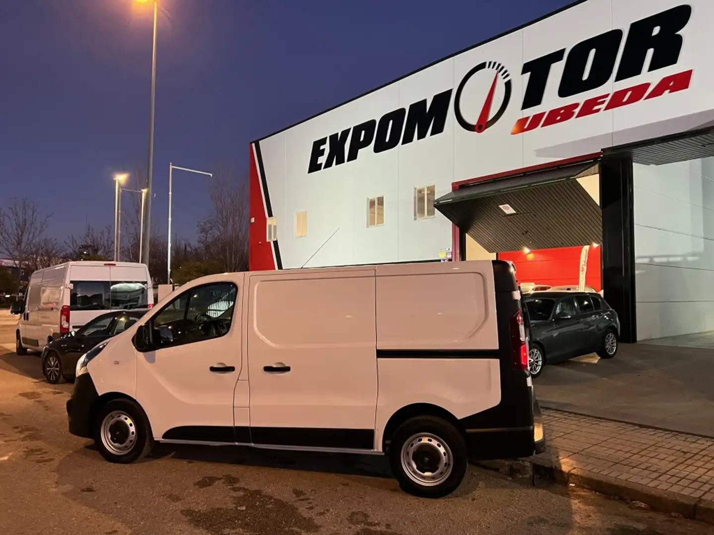 Opel Vivaro 1.6CDTi 27 L1H1 Expression 120 Blanc - 2