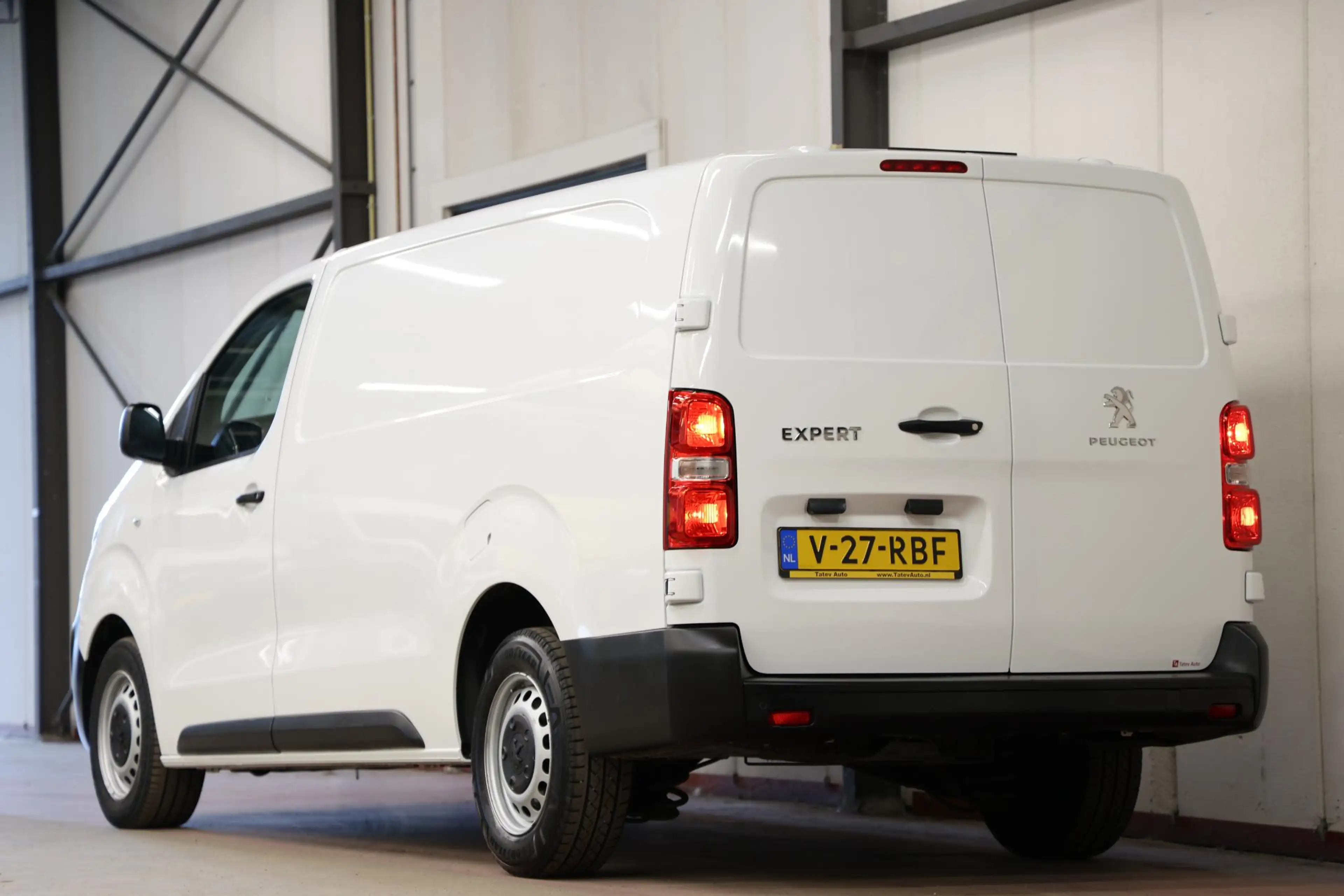 Peugeot Expert 2.0 BlueHDI 120 L3H1 LANG 2500KG TREKVERMOGEN — photo 2