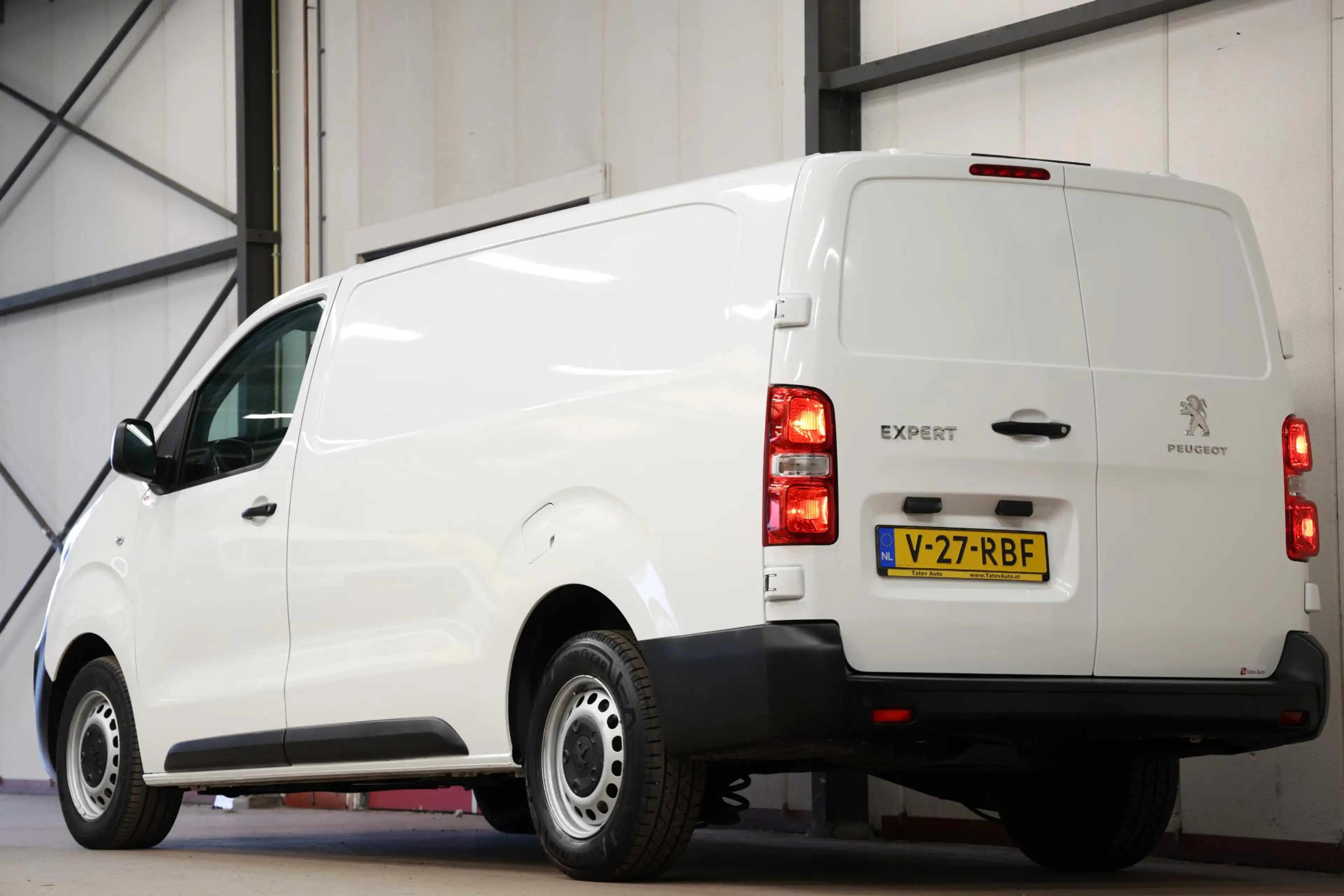 Peugeot Expert 2.0 BlueHDI 120 L3H1 LANG 2500KG TREKVERMOGEN — photo 9