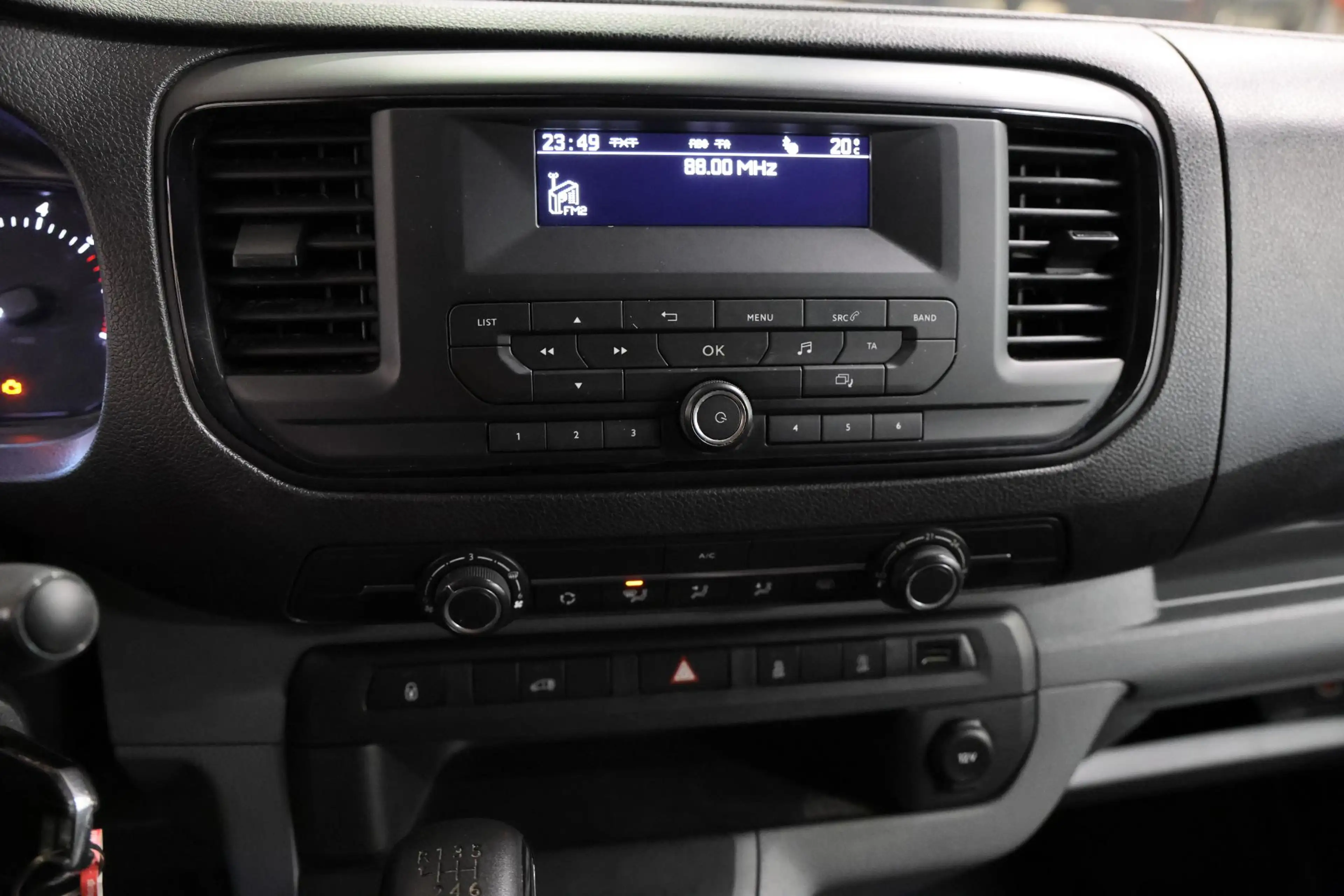 Peugeot Expert 2.0 BlueHDI 120 L3H1 LANG 2500KG TREKVERMOGEN — photo 11