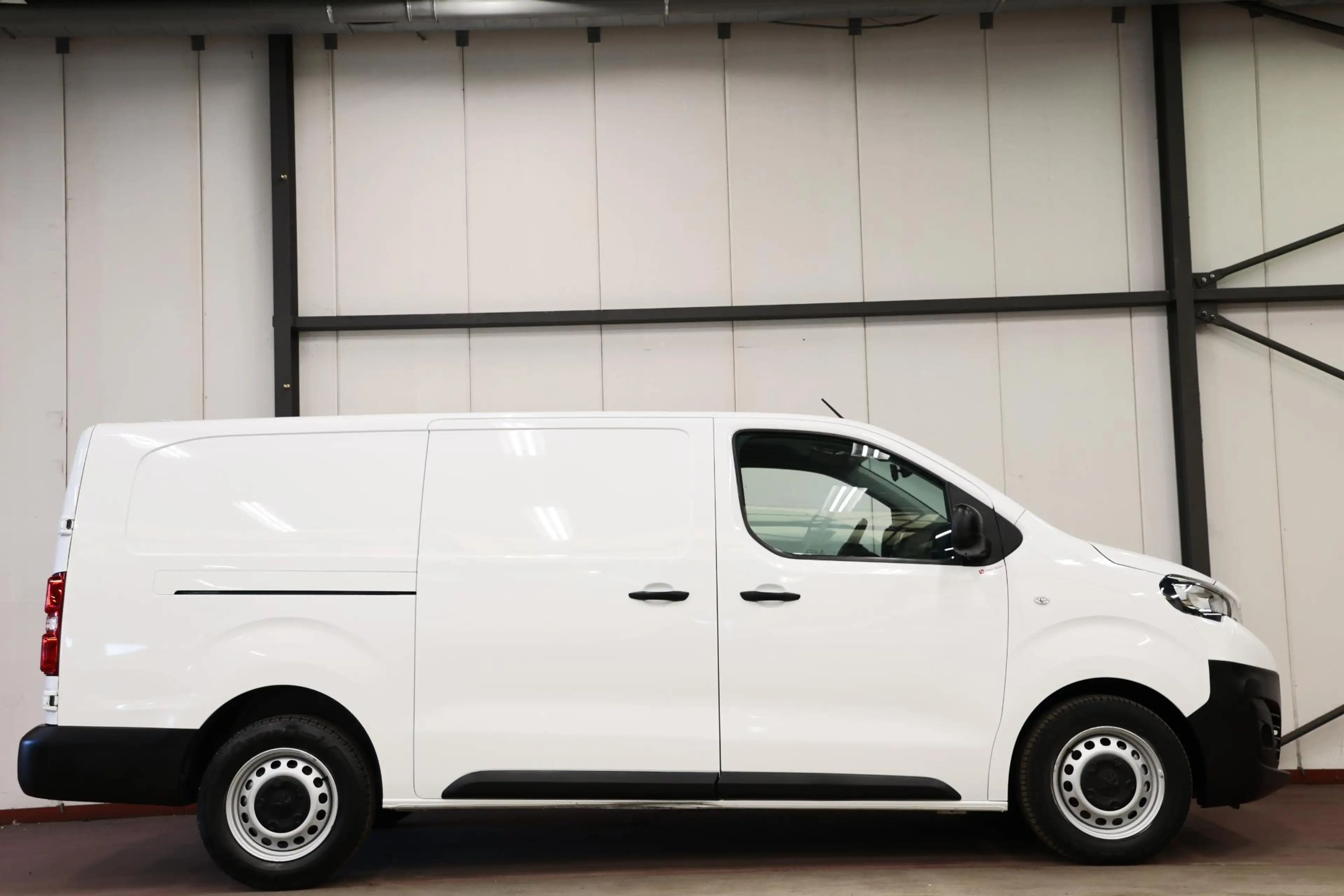 Peugeot Expert 2.0 BlueHDI 120 L3H1 LANG 2500KG TREKVERMOGEN — photo 3