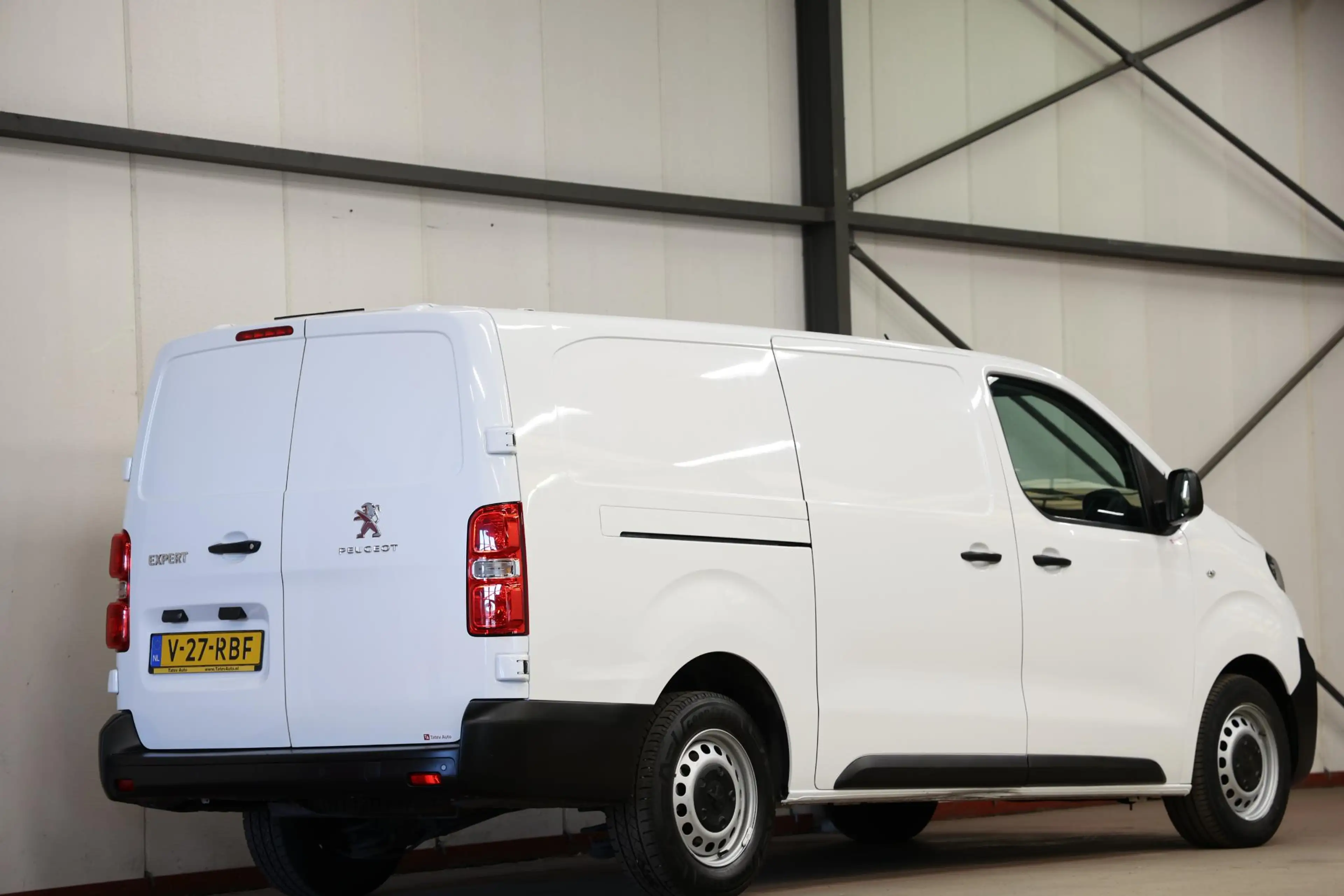 Peugeot Expert 2.0 BlueHDI 120 L3H1 LANG 2500KG TREKVERMOGEN — photo 4