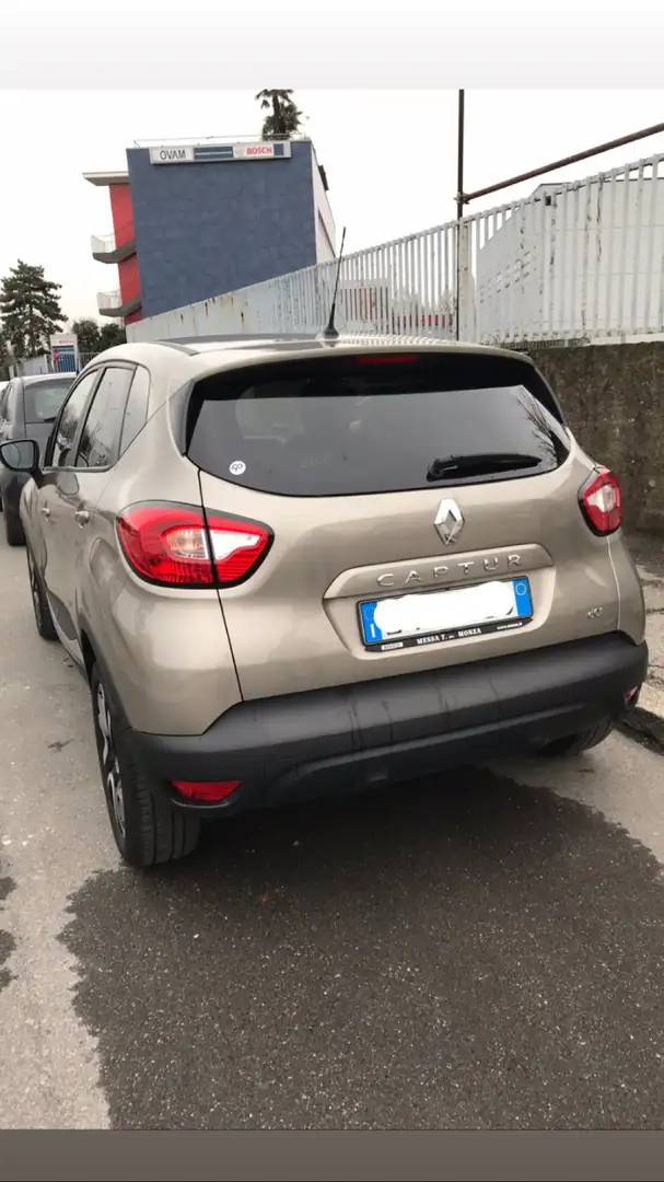 Renault Captur 1.5dci R-Link 90cv UNICO PROPRIETARIO NEOPATENTATI Bronzo - 2