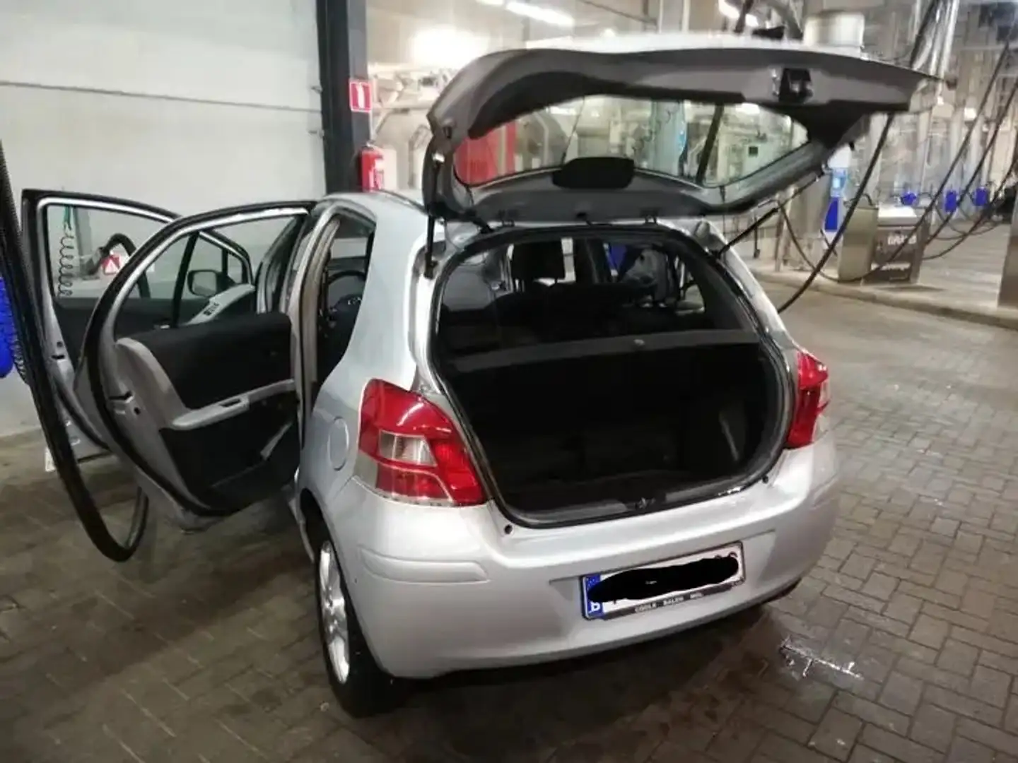 Toyota Yaris Yaris 1.4 D-4D London DPF Zilver - 1
