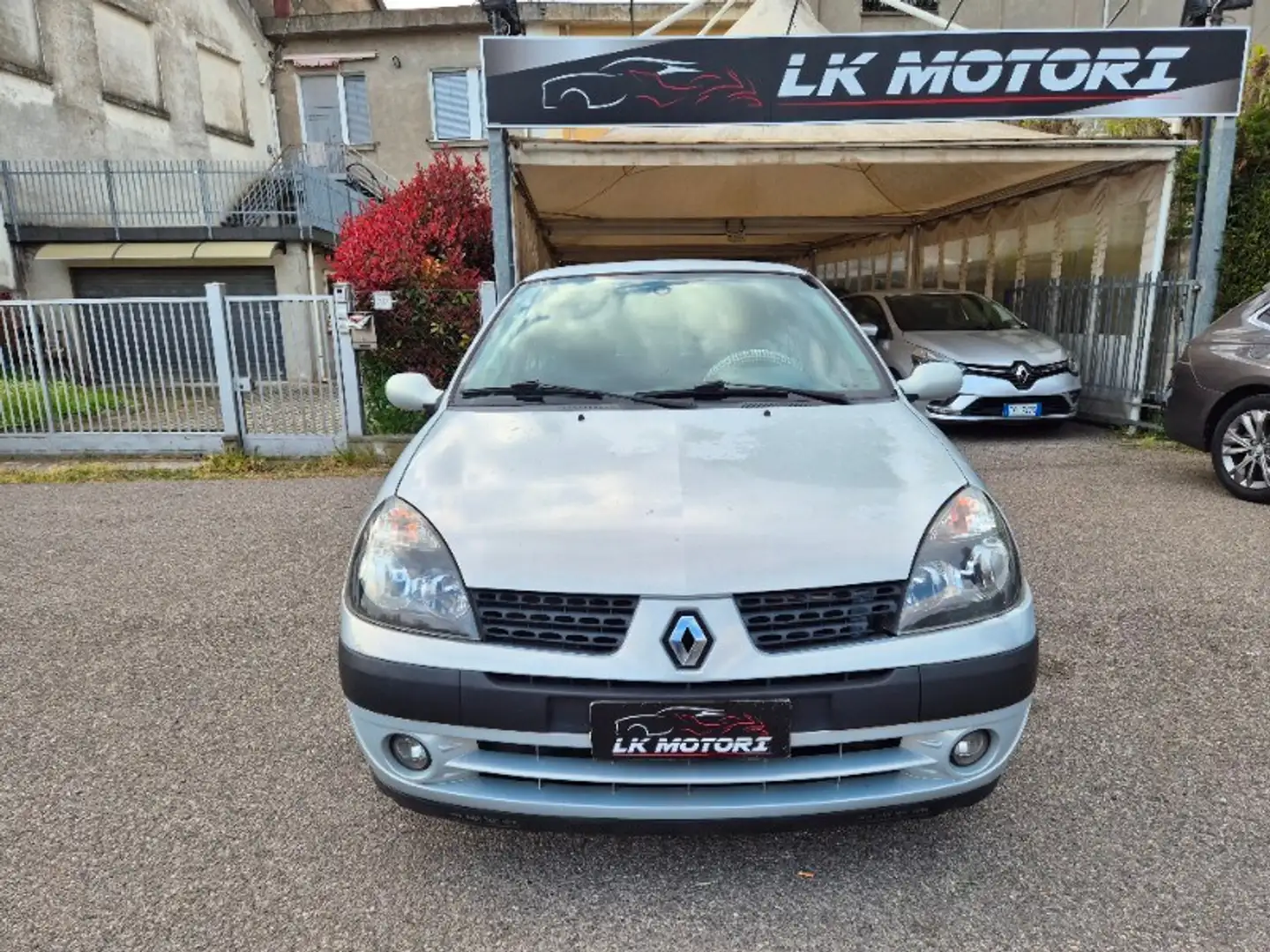 Renault Clio Clio 1.2 cat 3 porte Expression Grau - 1