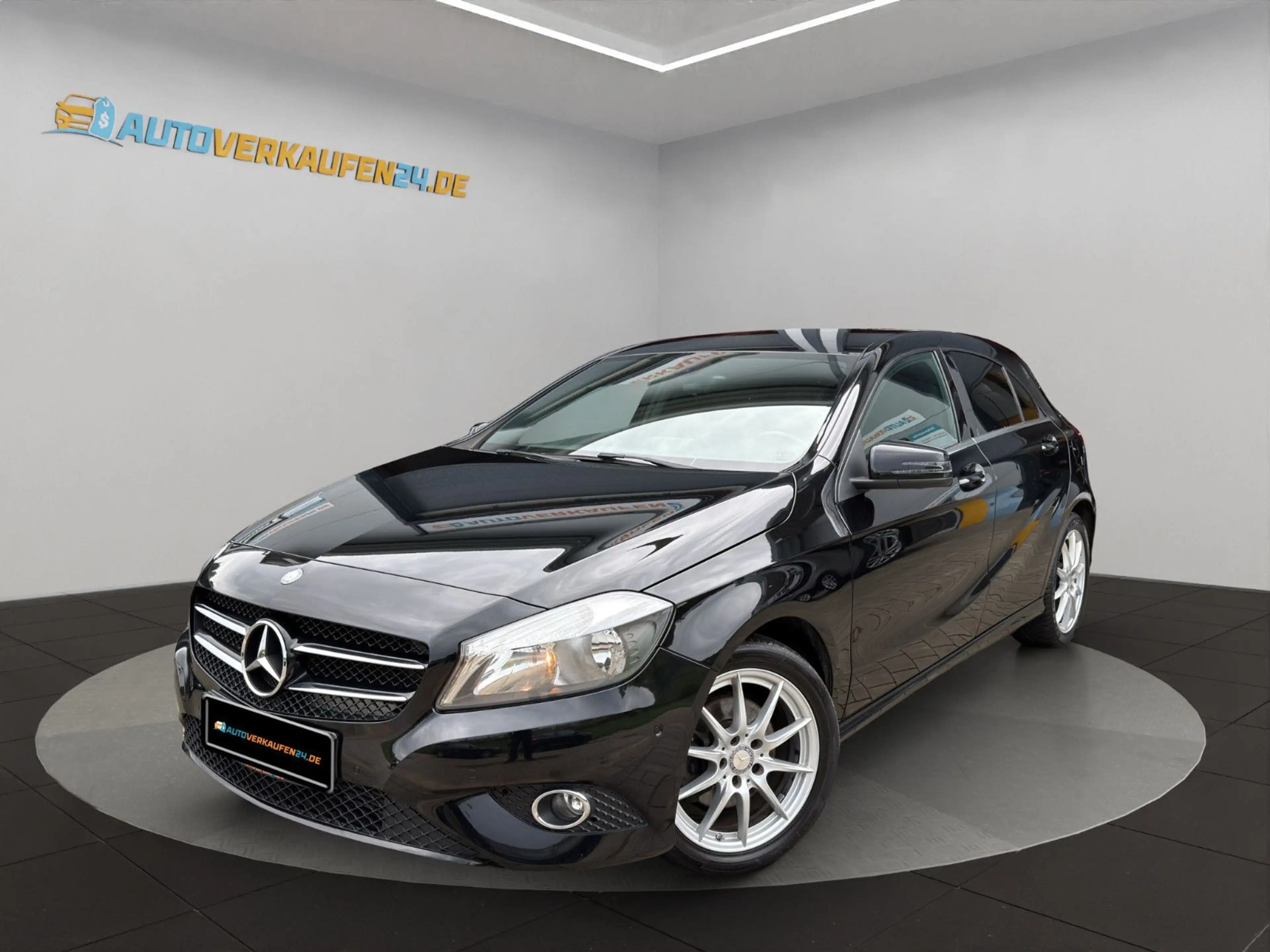 Mercedes-Benz A 180 Style Blue Efficiency PTS SHZ NAVI